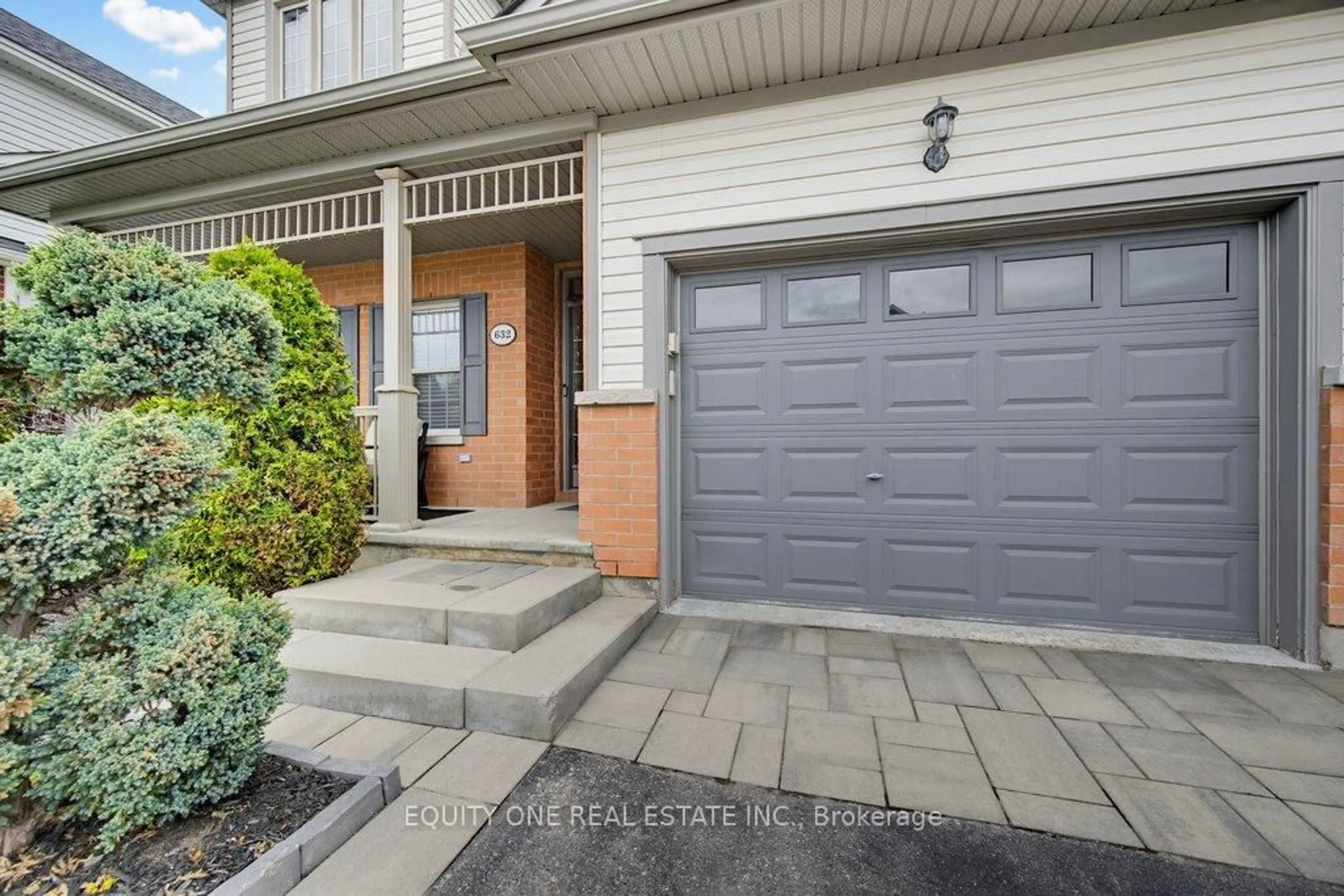 Indoor entryway for 632 Birkhill Pl, Ottawa Ontario K1W 0G2