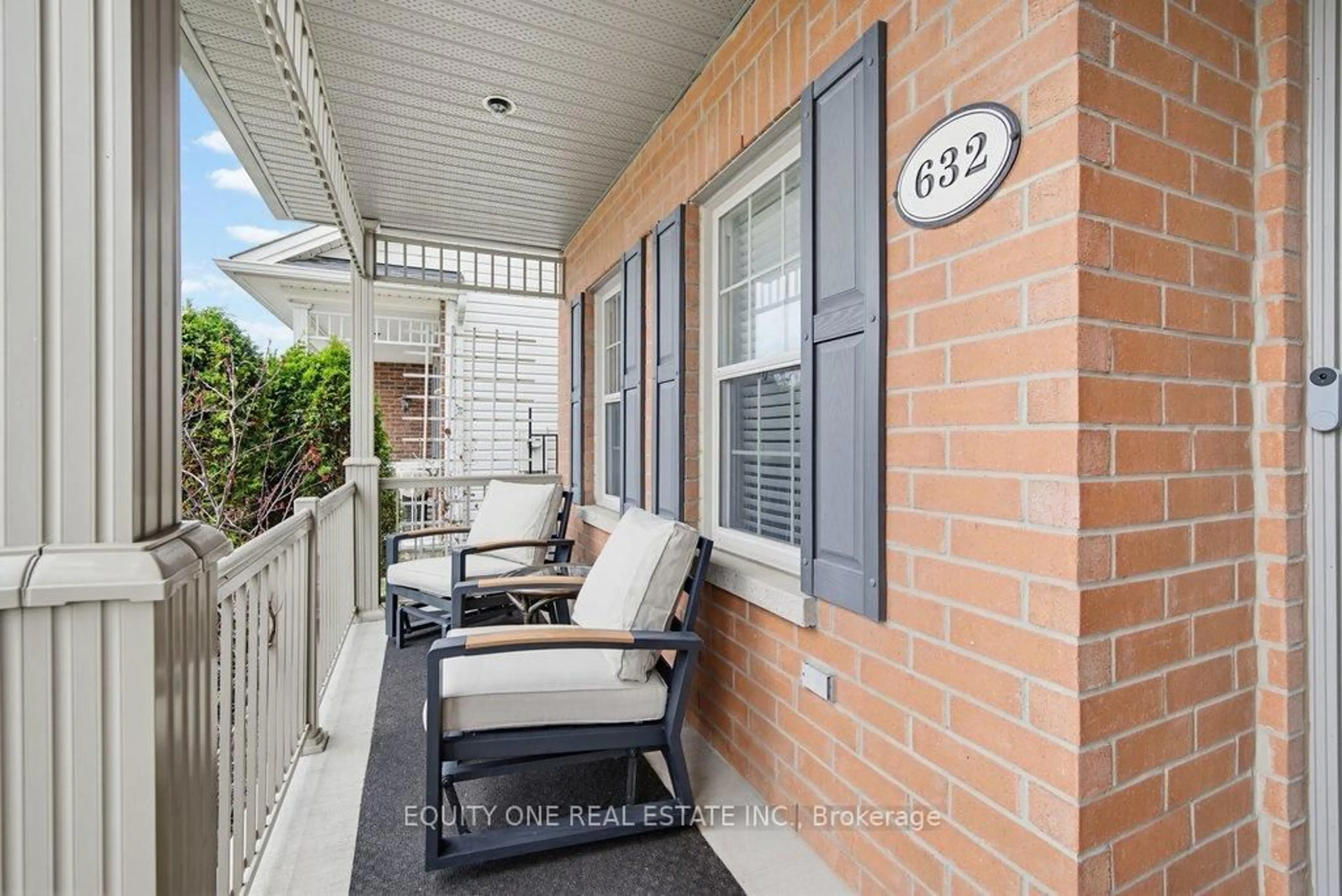 Patio, street for 632 Birkhill Pl, Ottawa Ontario K1W 0G2