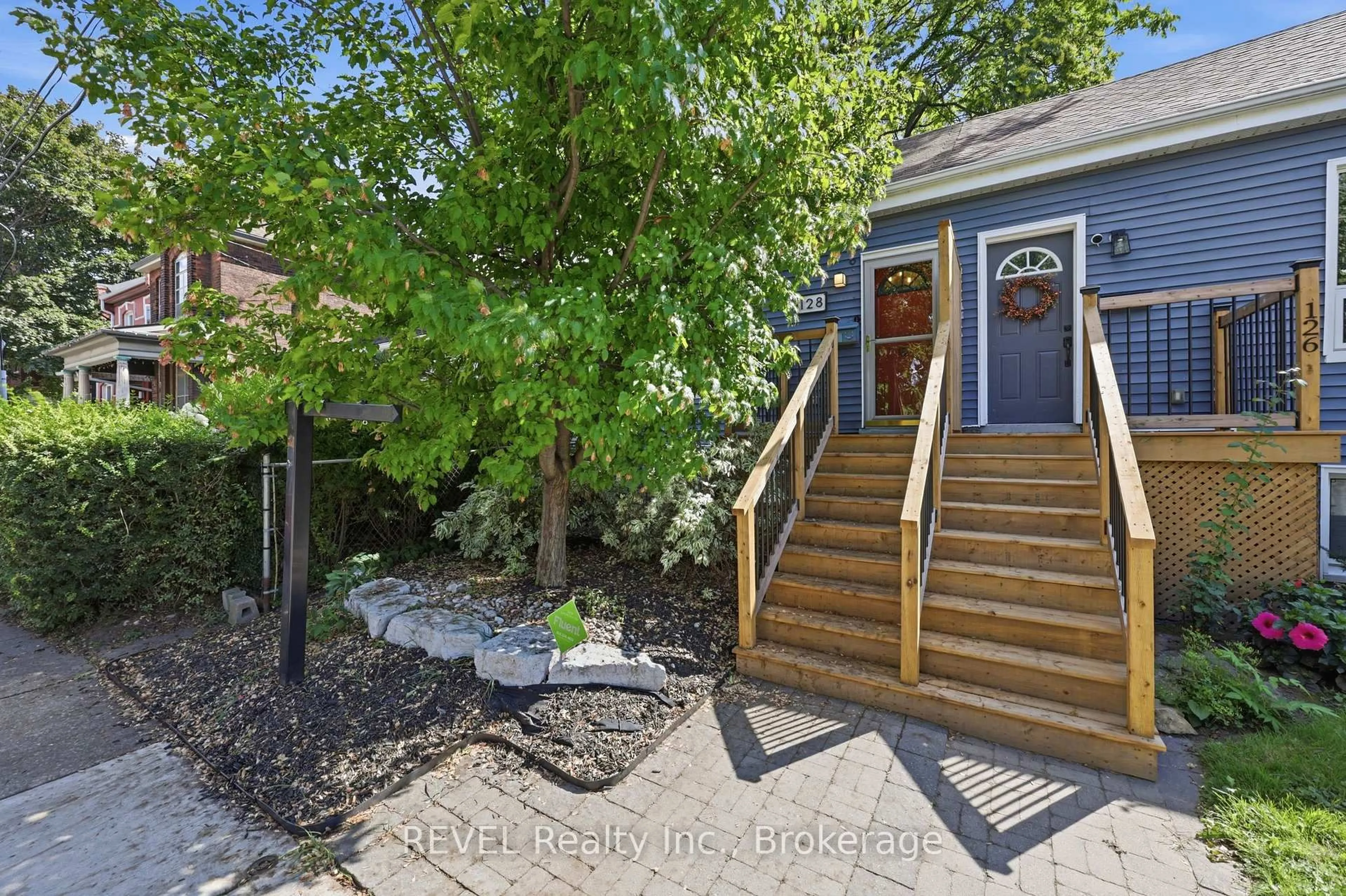 Unknown for 128 Robert St, Hamilton Ontario L8L 2P6