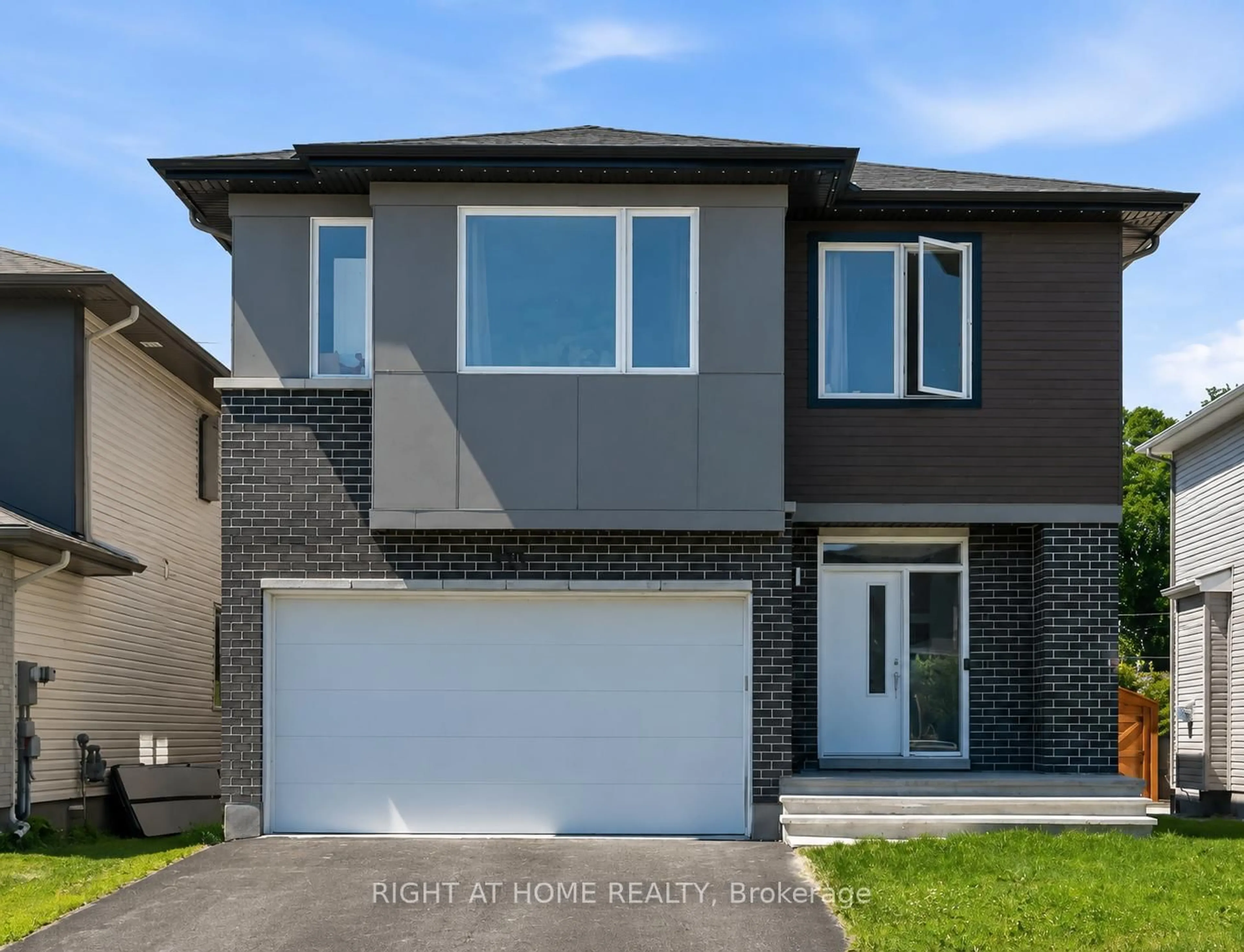 Home with brick exterior material, street for 730 Kirkham Cres, Richmond Ontario K2A 2Z0