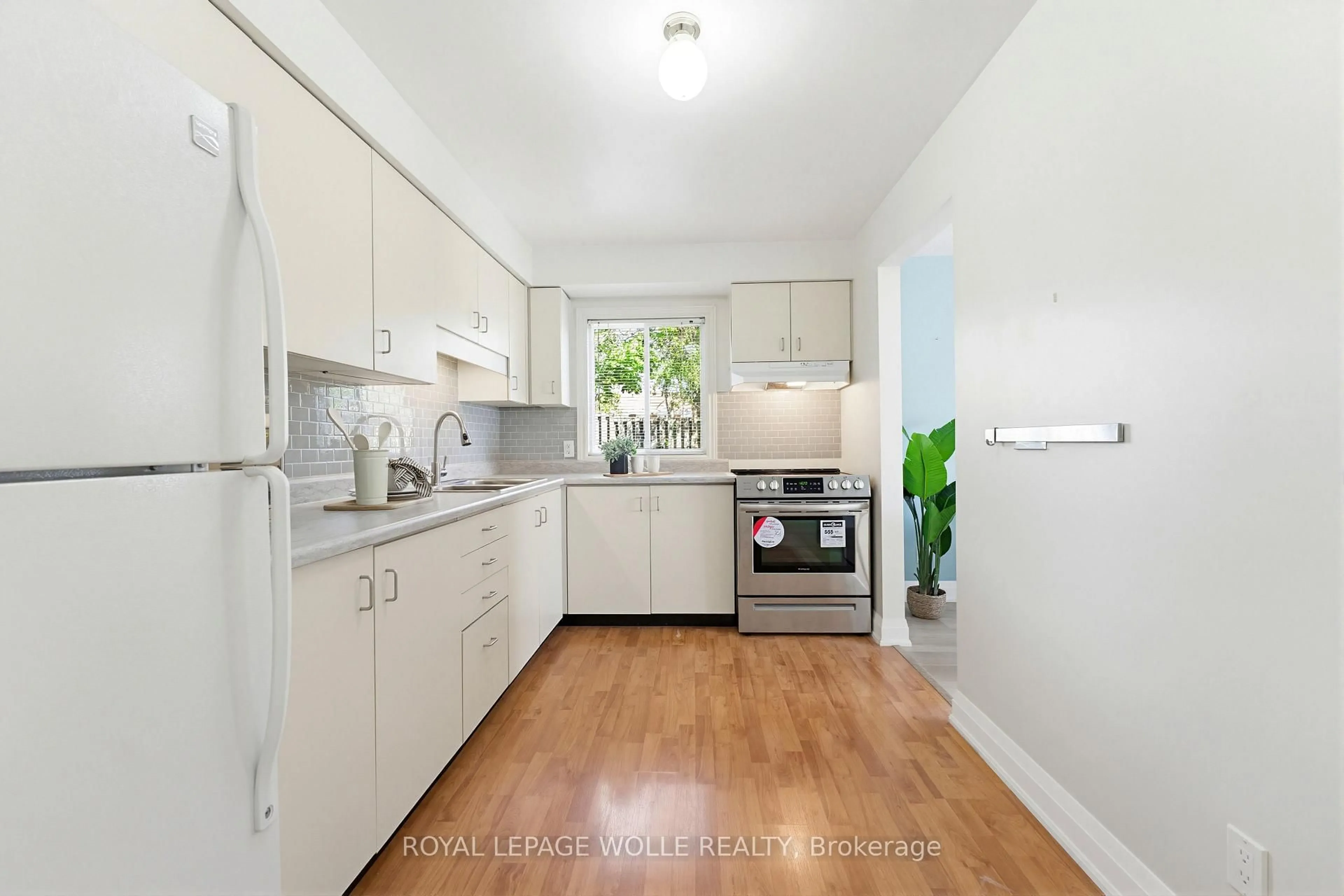 Standard kitchen, unknown for 30 Hugo Cres #110, Kitchener Ontario N2M 3Z2