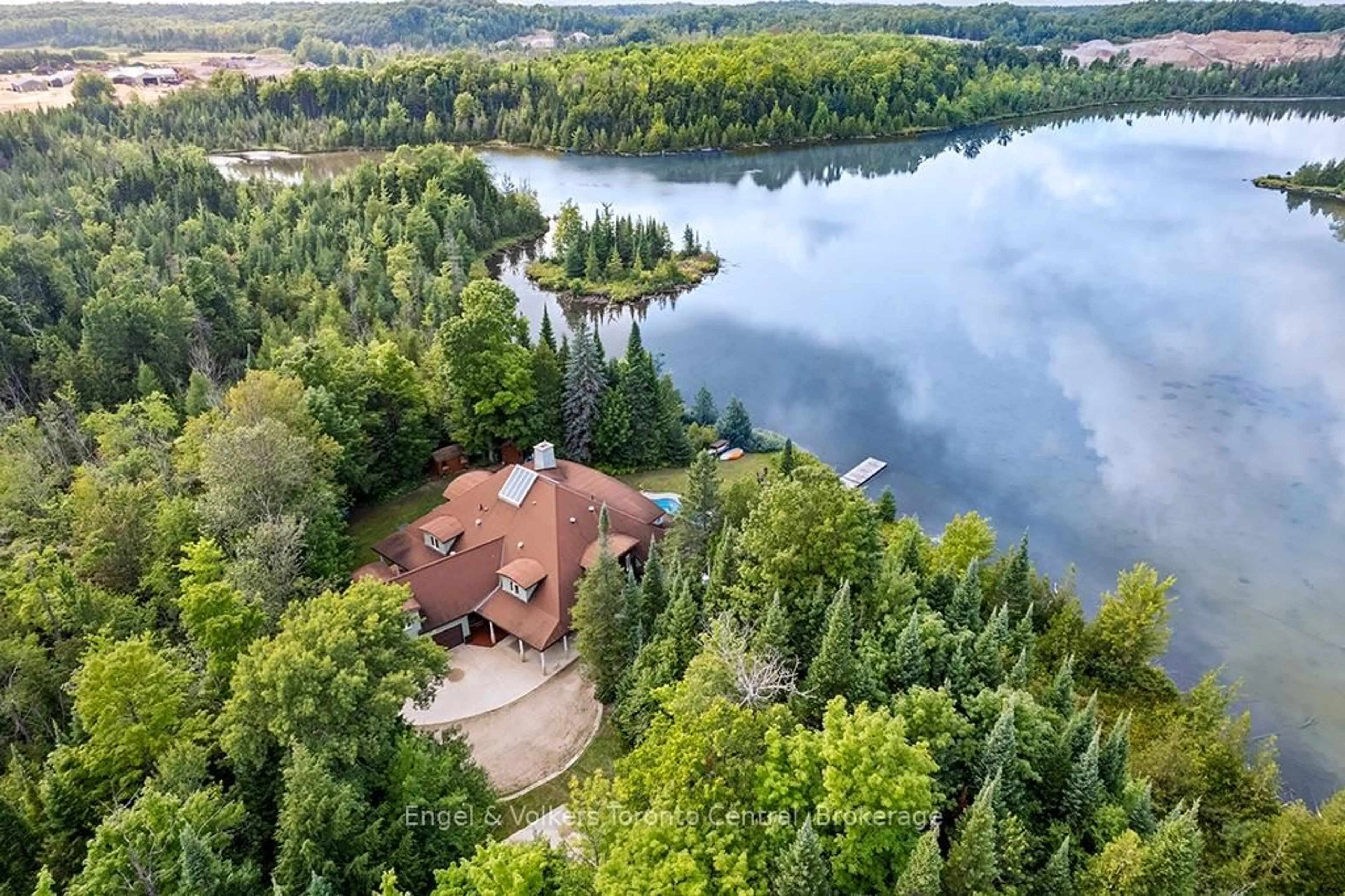 A pic from outside/outdoor area/front of a property/back of a property/a pic from drone, water/lake/river/ocean view for 684131 SIDEROAD 30, Chatsworth Ontario N0H 1R0
