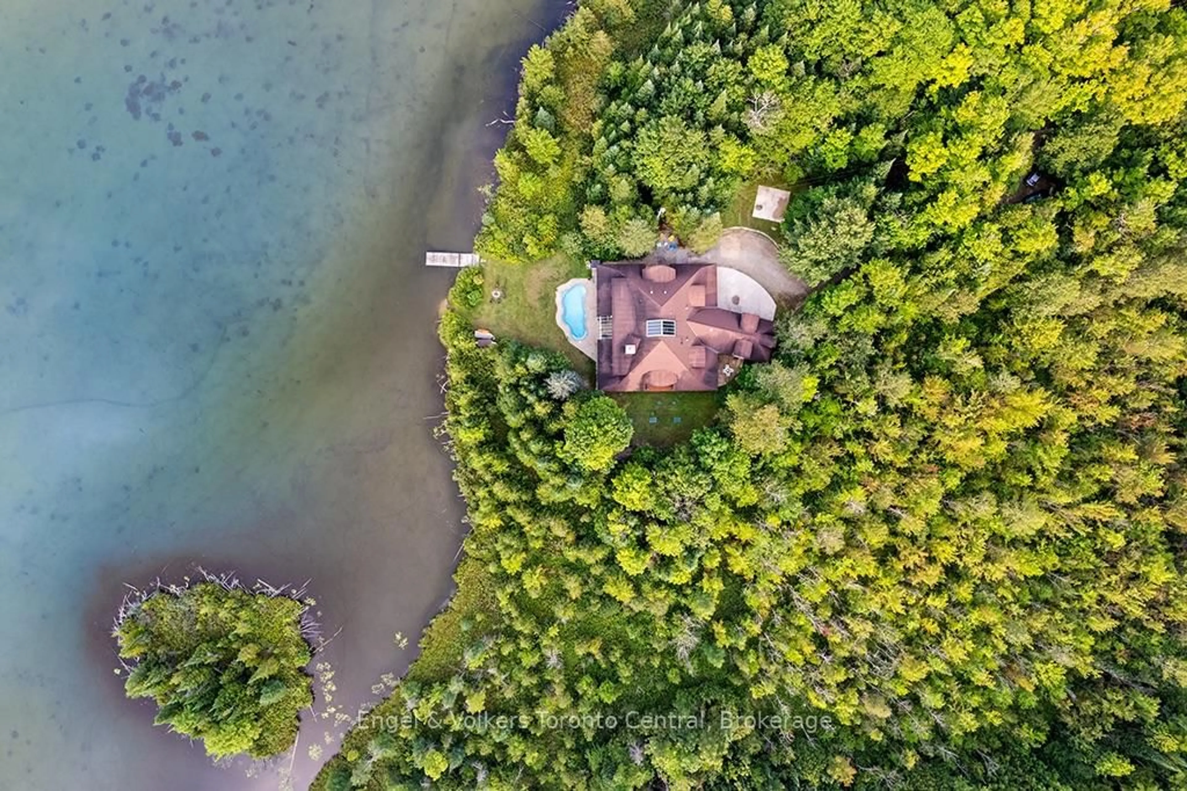 A pic from outside/outdoor area/front of a property/back of a property/a pic from drone, water/lake/river/ocean view for 684131 SIDEROAD 30, Chatsworth Ontario N0H 1R0