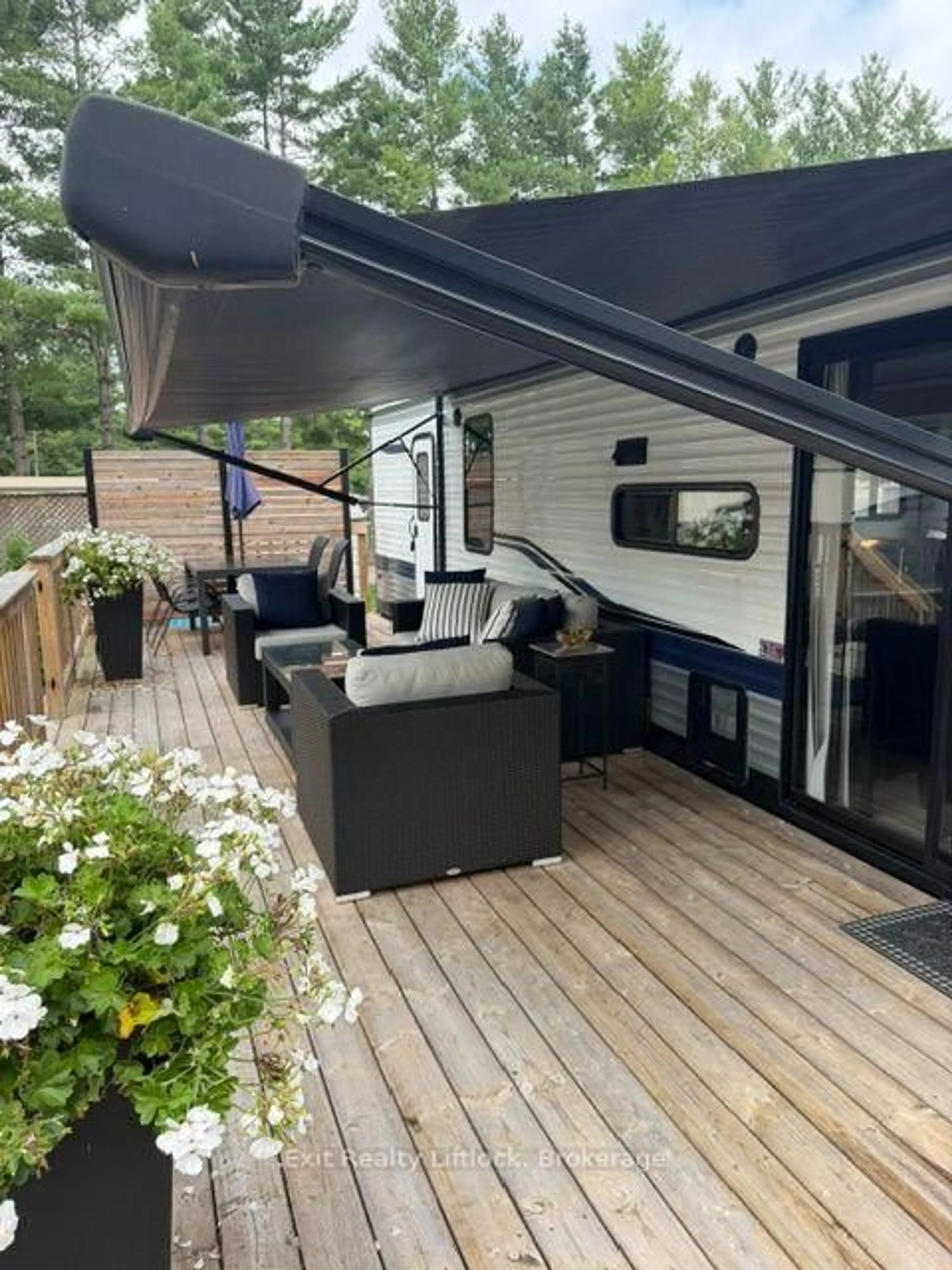 Patio, street for 2560 Westview Rd #(188 Mapleview), Selwyn Ontario K0L 2H0