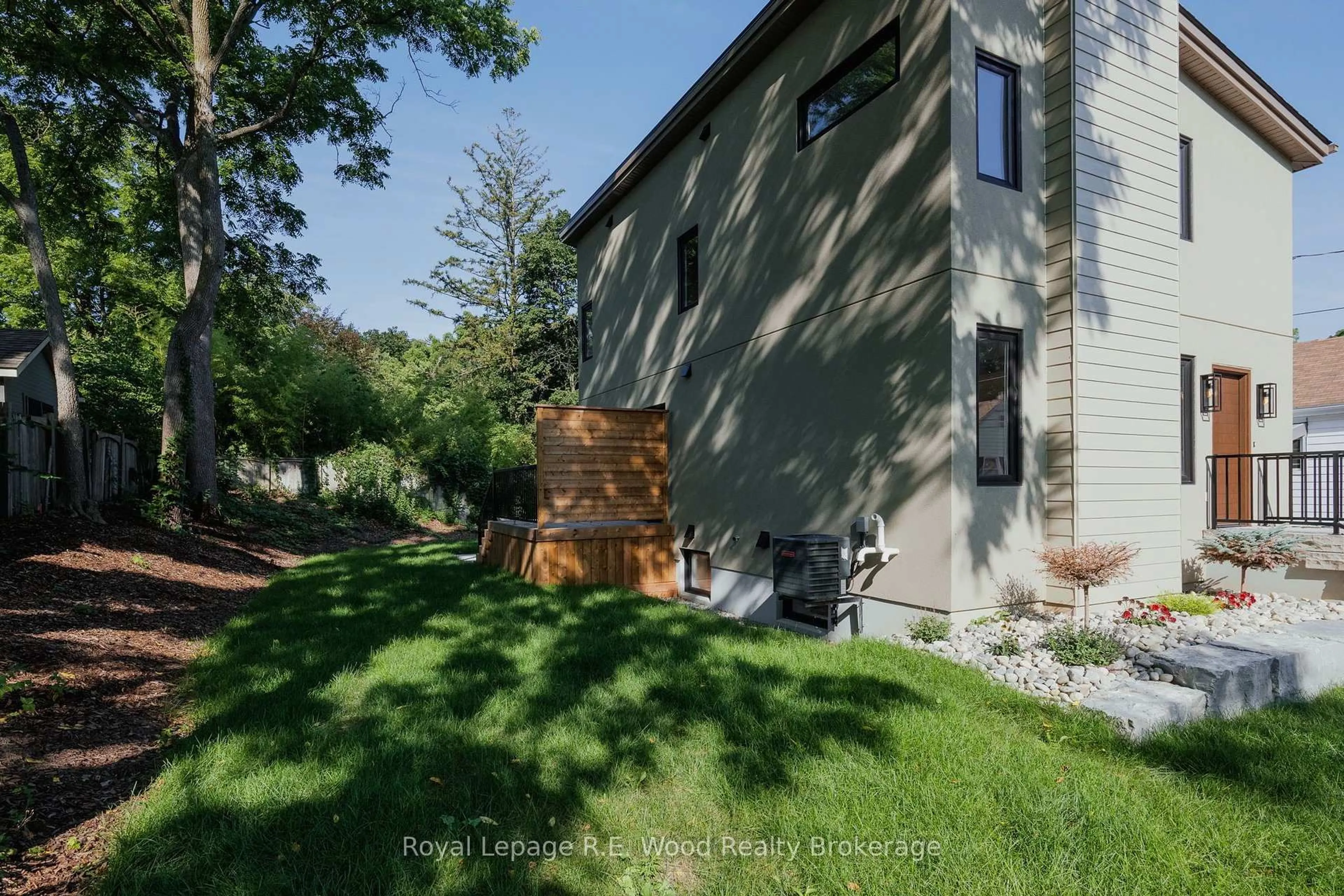 Unknown for 14 Lundy Lane, London South Ontario N6C 3G5