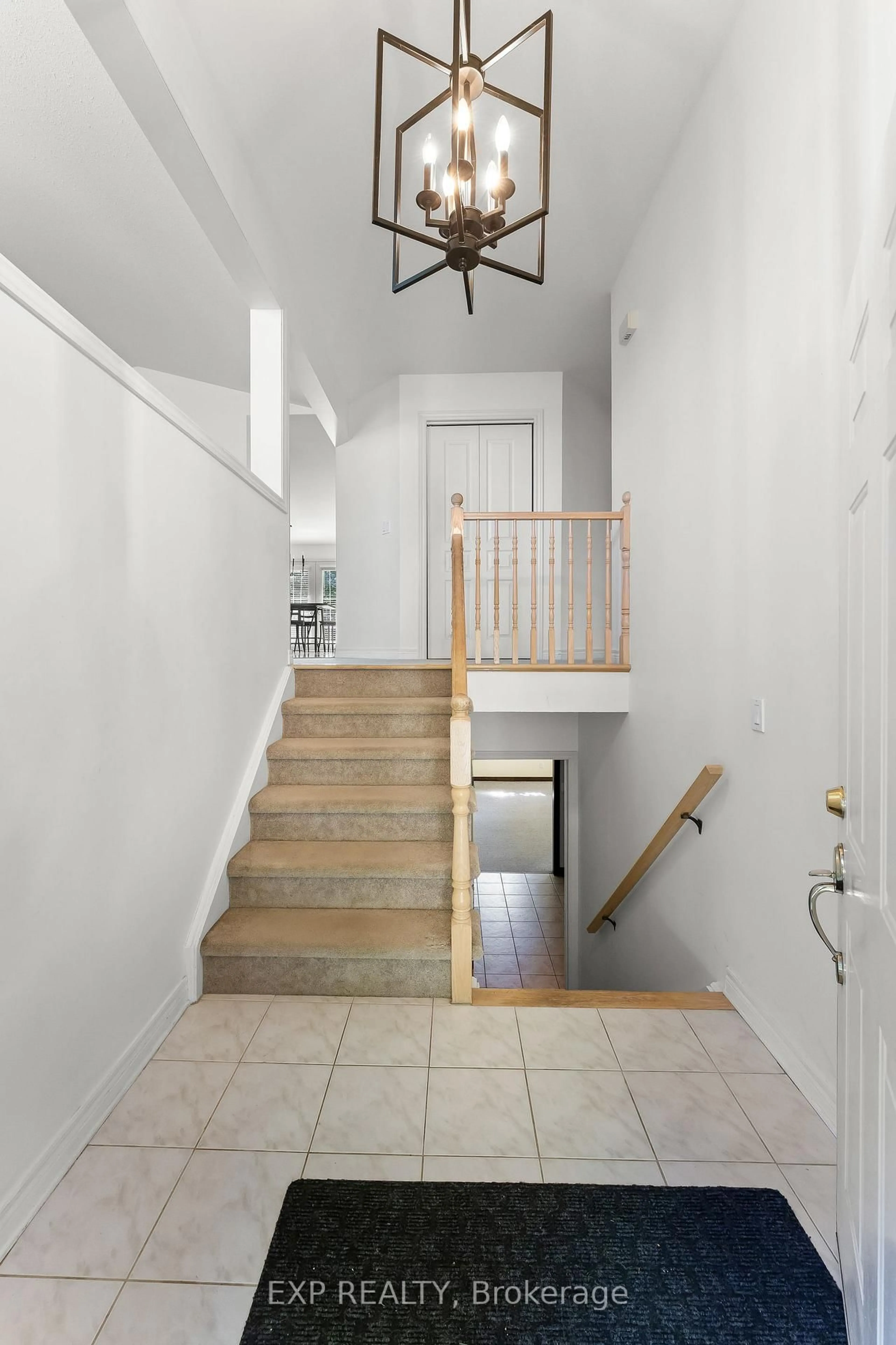 Unknown for 120 REDWOOD Crt, Welland Ontario L3C 7C4