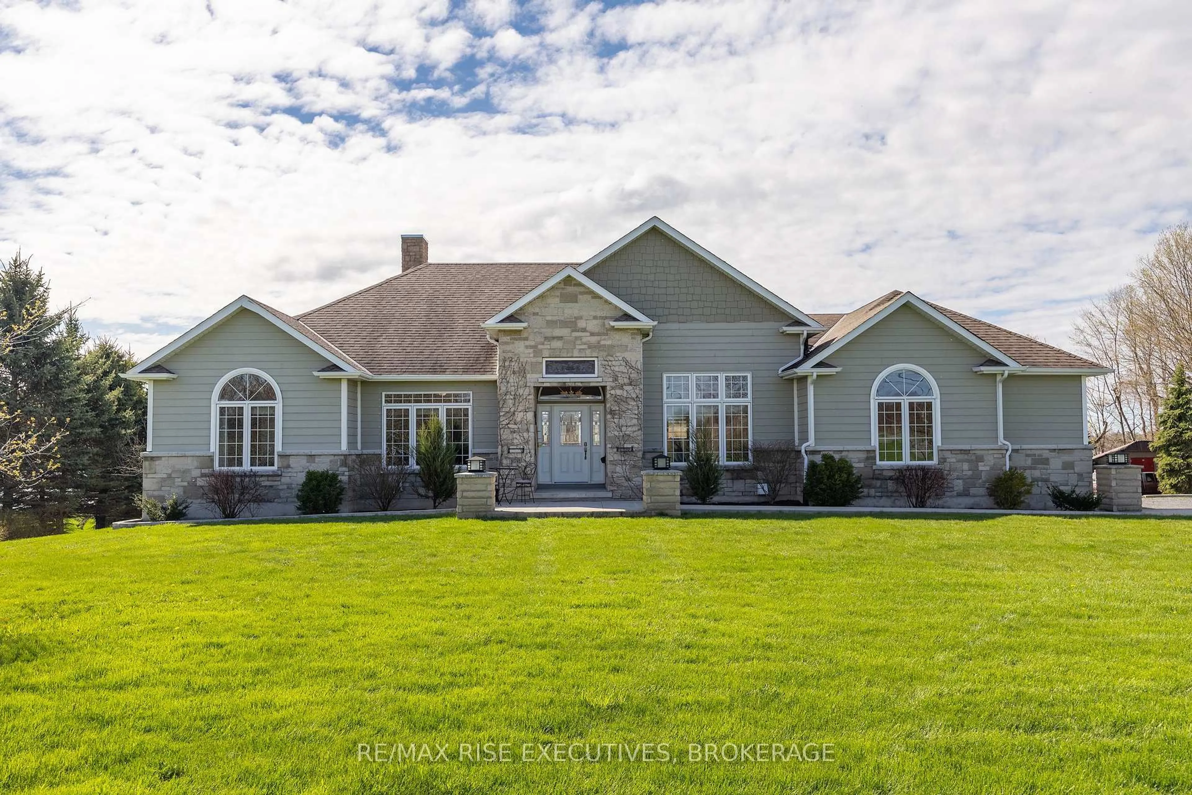 Unknown for 255 Good Friend Dr, Gananoque Ontario K7G 2V6