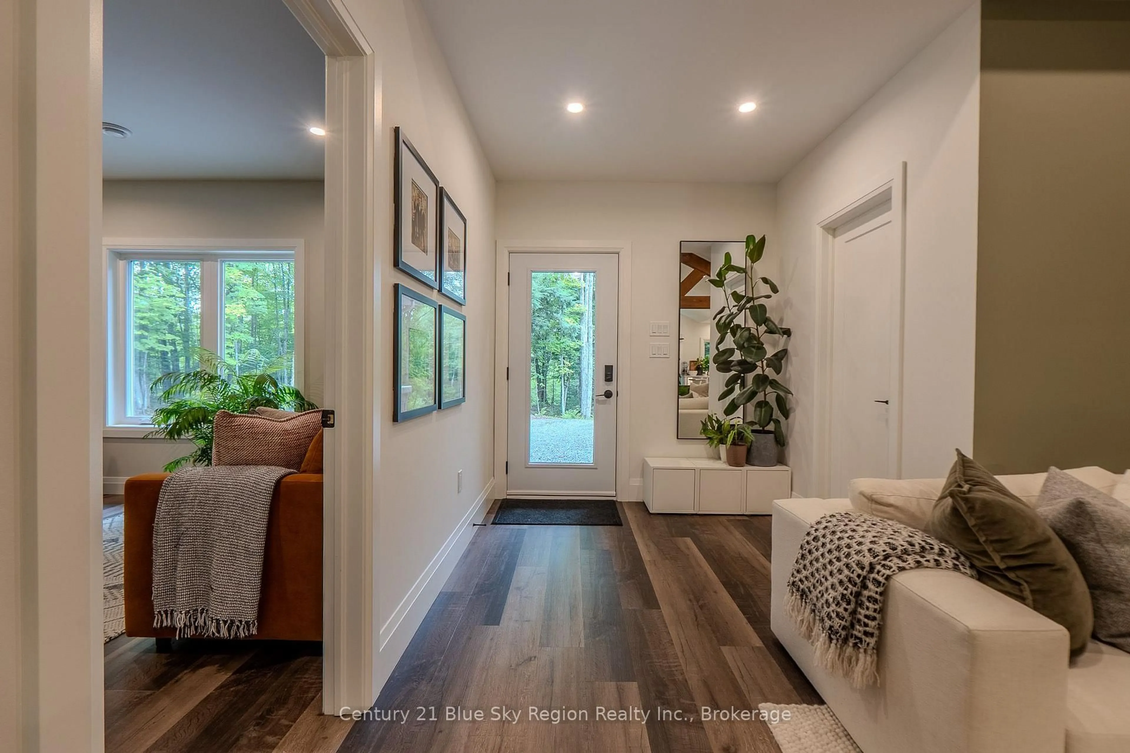 Indoor entryway for 66 Hurtubise Rd, East Ferris Ontario P0H 1K0