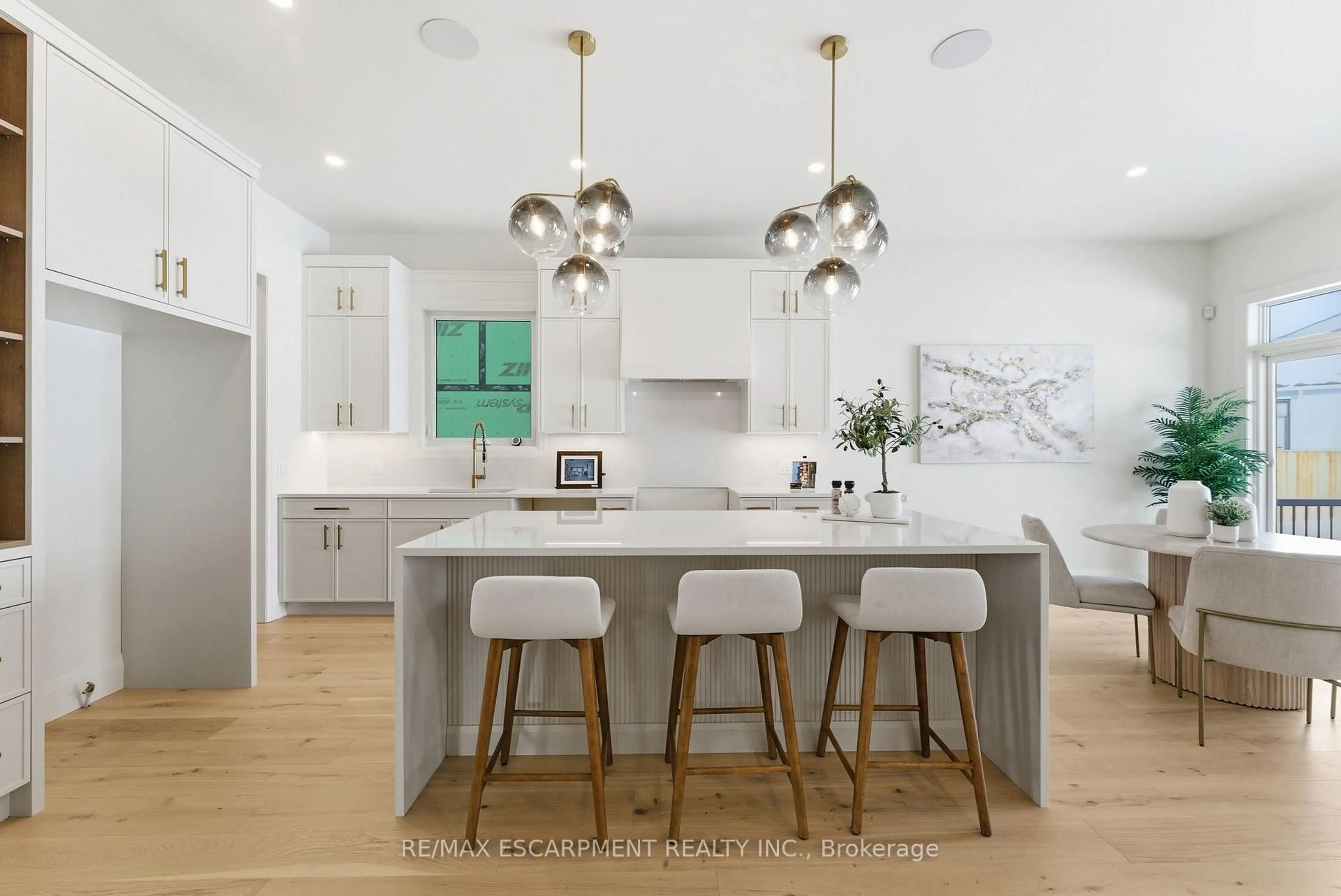 Contemporary kitchen, unknown for 15 Oakley Dr, Niagara-on-the-Lake Ontario L0S 1J0