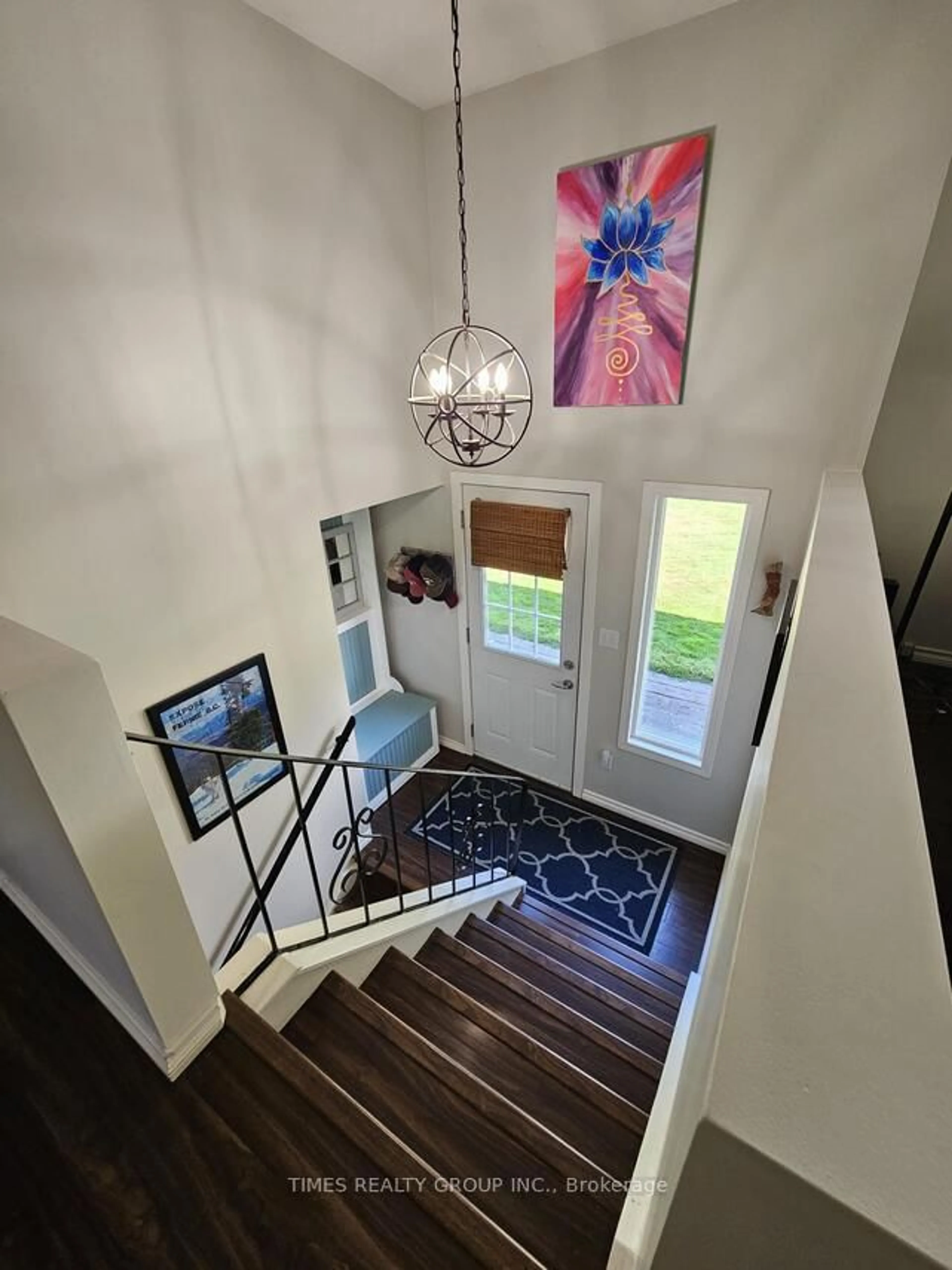 Indoor entryway for 606 Gillis Ave, Out of Area British Columbia V0E 2V0