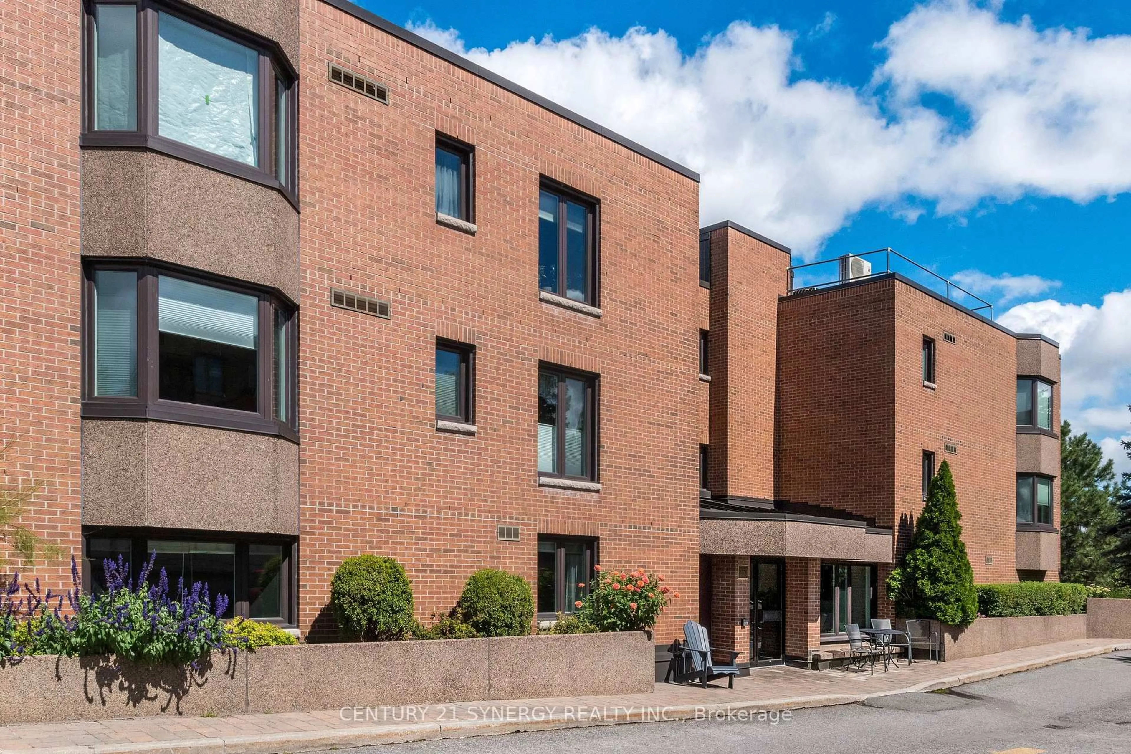 Home with brick exterior material, building for 257 Botanica Private #38, Ottawa Ontario K1Y 4P8