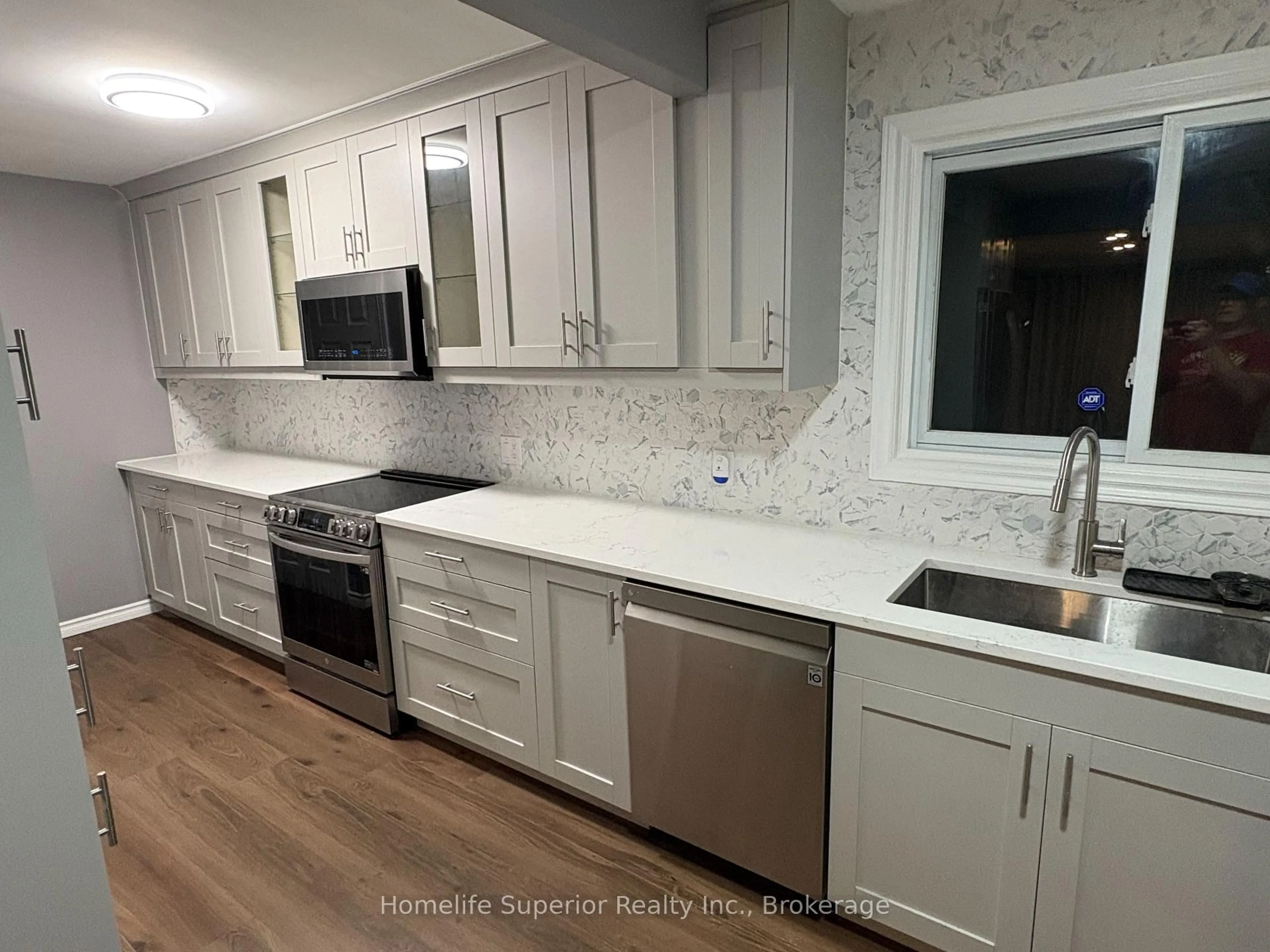 Open concept kitchen, ceramic/tile floor for 41 Whiltshire Dr, Brantford Ontario N3R 5B1