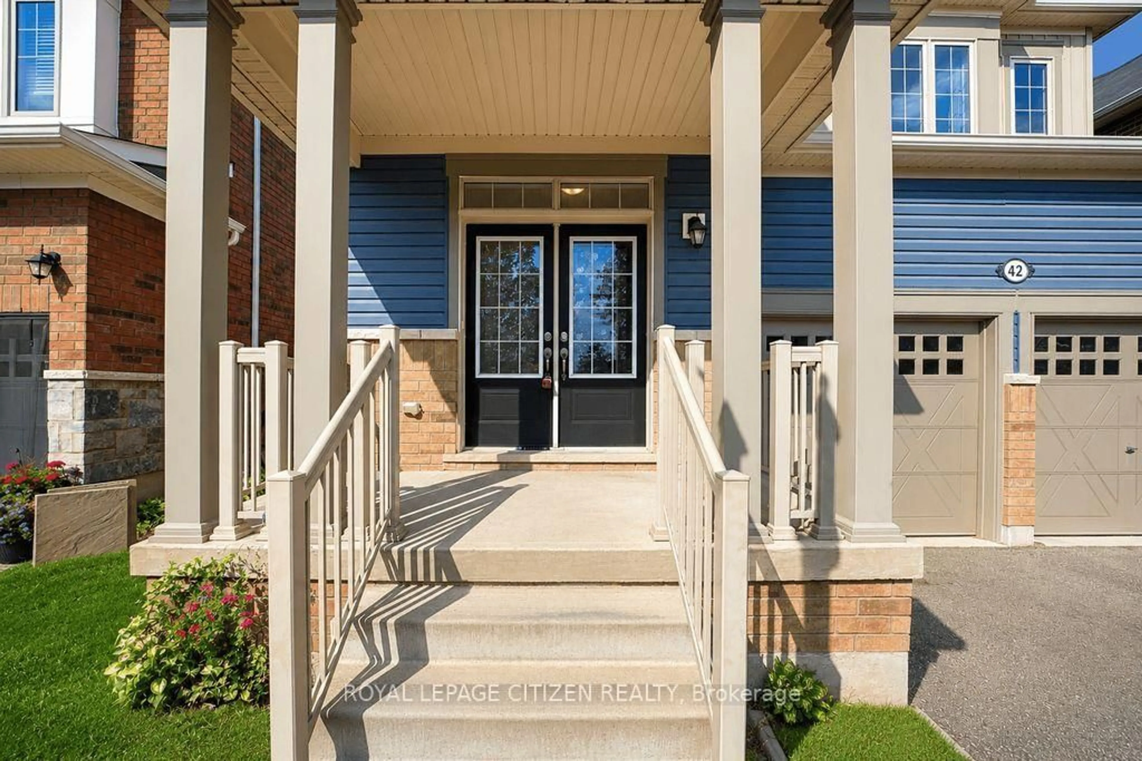 Indoor entryway for 42 Angela Cres, Niagara-on-the-Lake Ontario L0S 1J1
