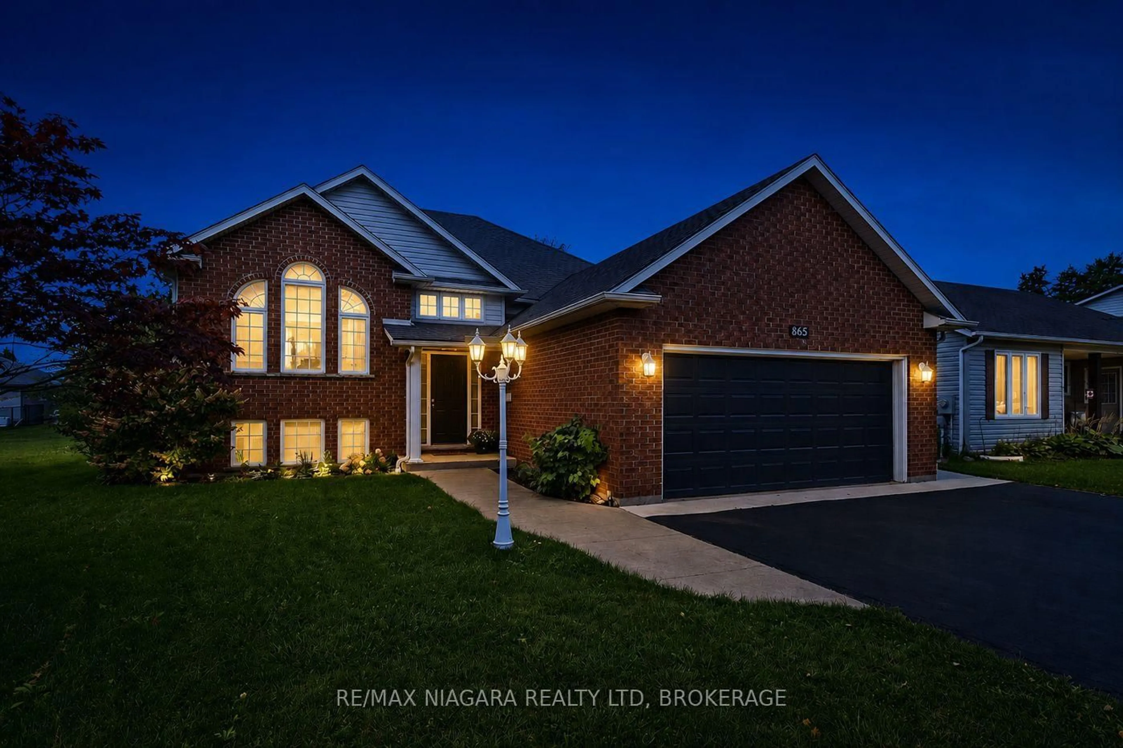 Home with brick exterior material, unknown for 865 Canada Dr, Fort Erie Ontario L2A 6S5