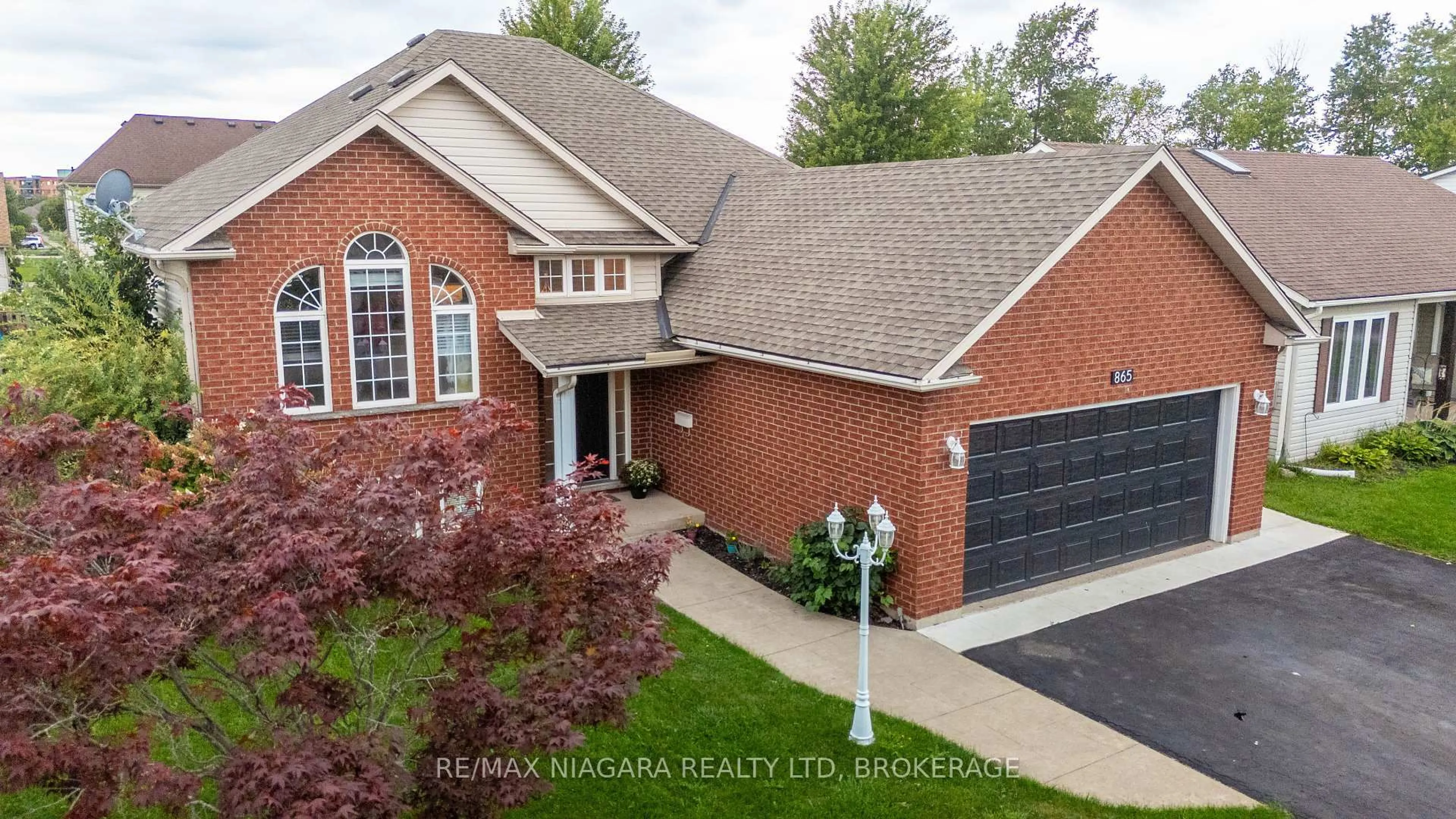 Home with brick exterior material, street for 865 Canada Dr, Fort Erie Ontario L2A 6S5