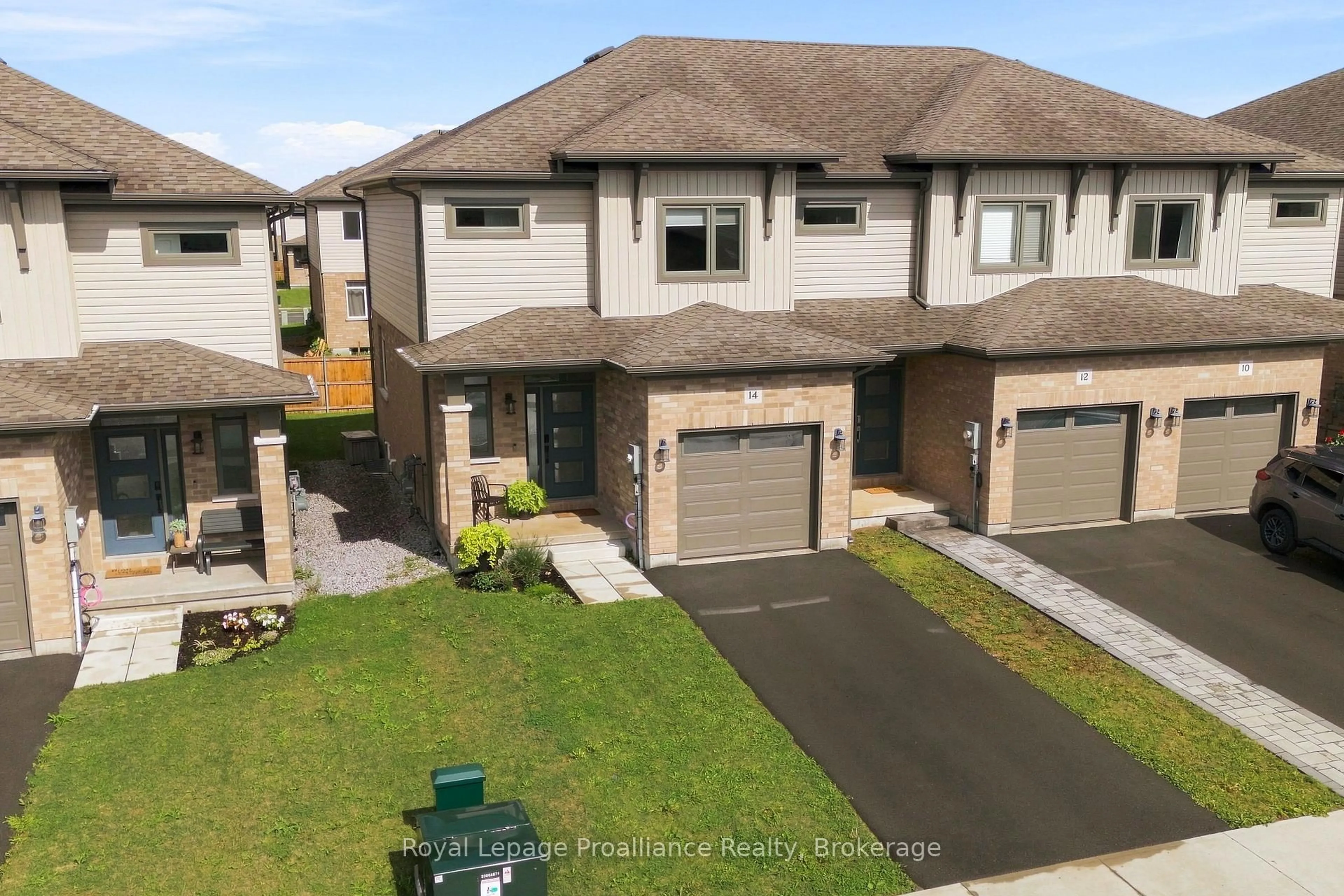 A pic from outside/outdoor area/front of a property/back of a property/a pic from drone, street for 14 Otonabee St, Belleville Ontario K8N 0T3