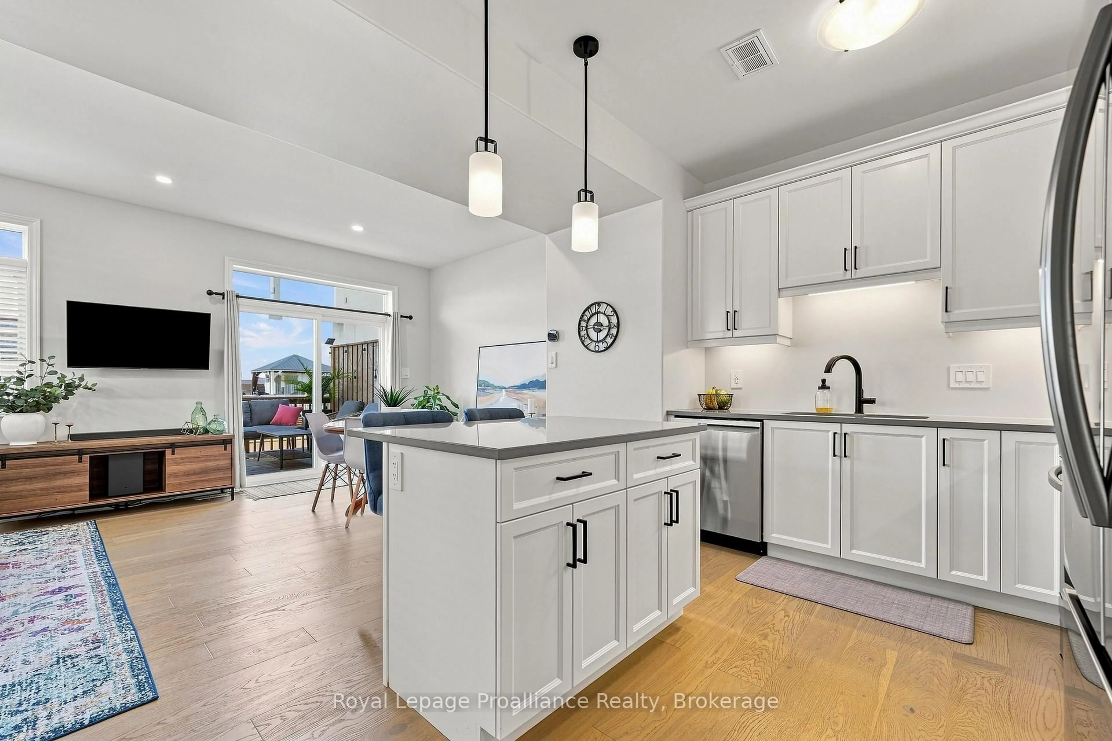 Open concept kitchen, ceramic/tile floor for 14 Otonabee St, Belleville Ontario K8N 0T3