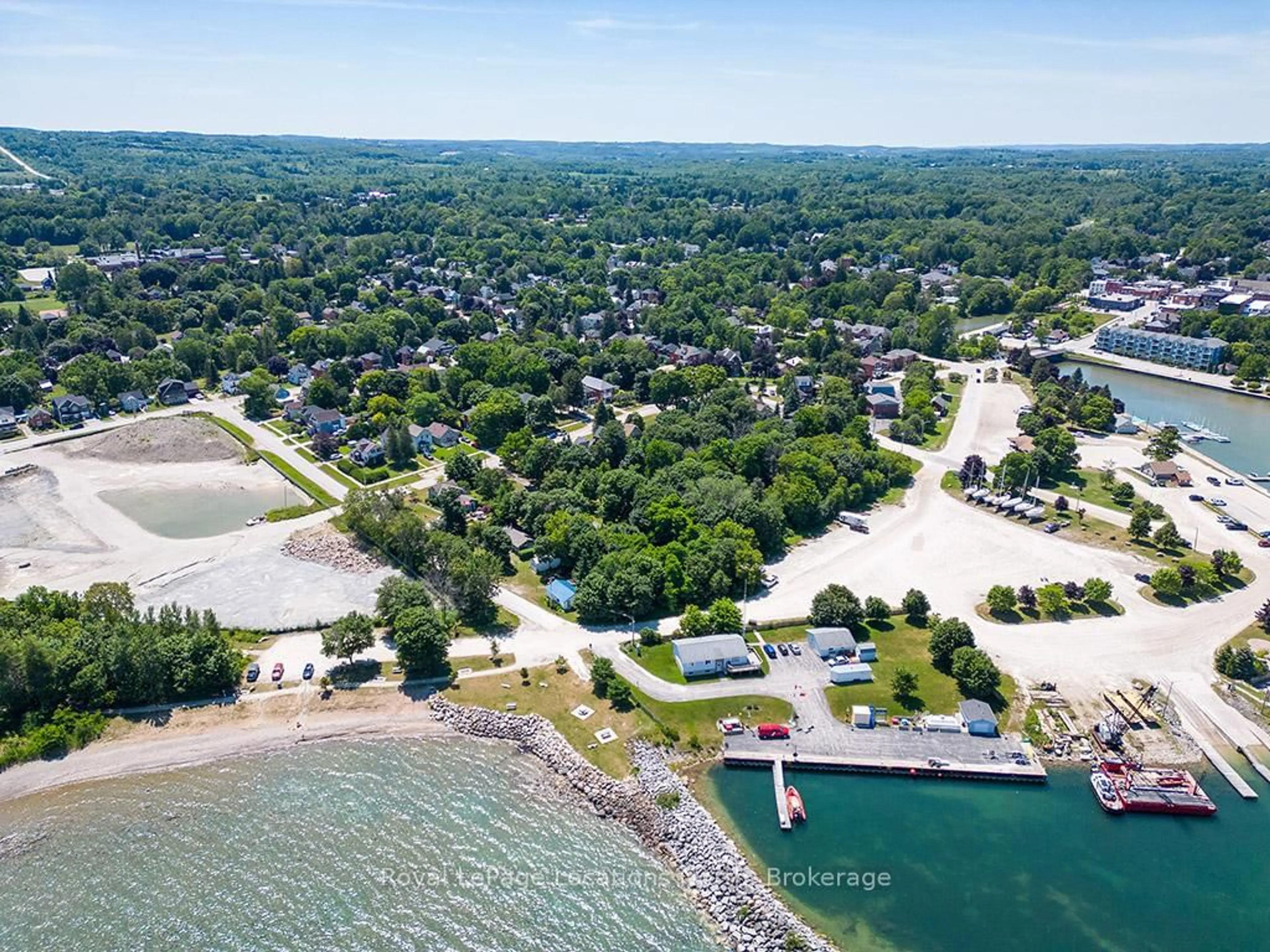 A pic from outside/outdoor area/front of a property/back of a property/a pic from drone, water/lake/river/ocean view for 91 BRIDGE St, Meaford Ontario N4L 1B8
