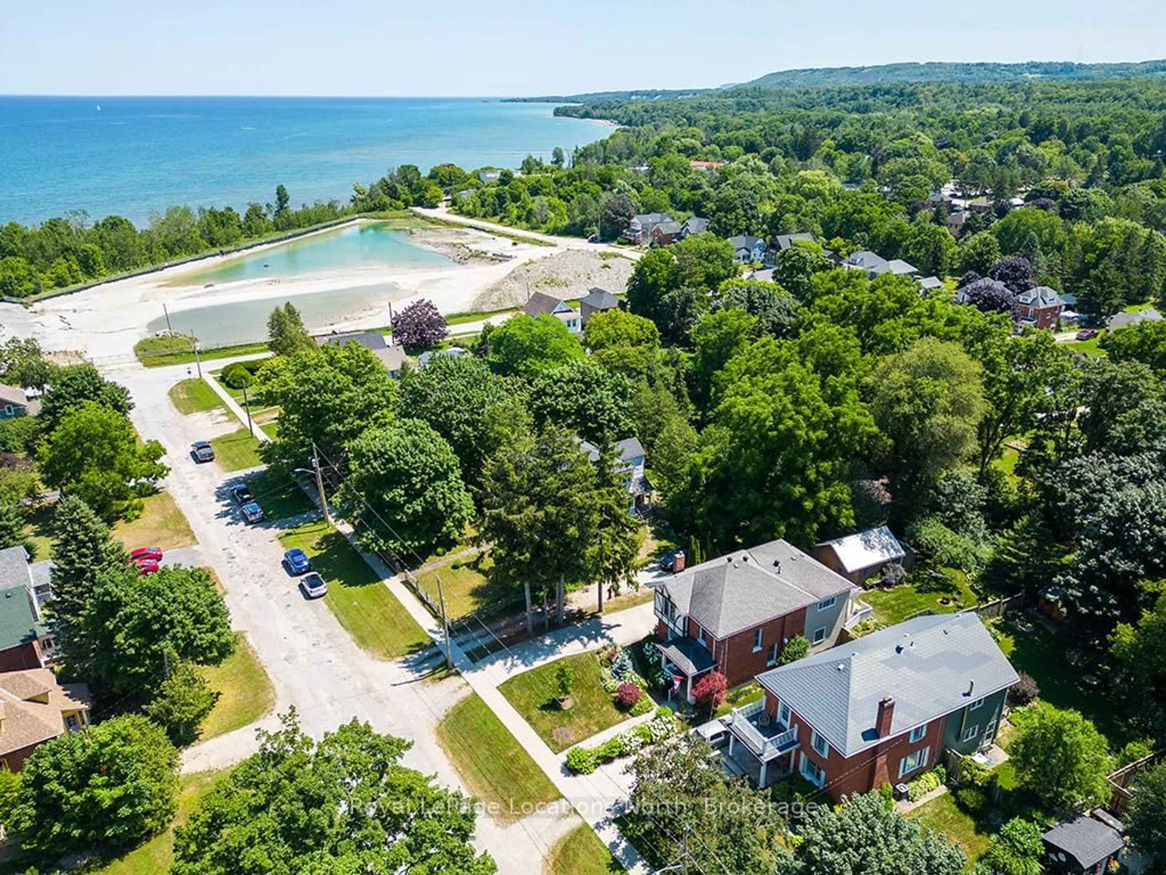 A pic from outside/outdoor area/front of a property/back of a property/a pic from drone, water/lake/river/ocean view for 91 BRIDGE St, Meaford Ontario N4L 1B8