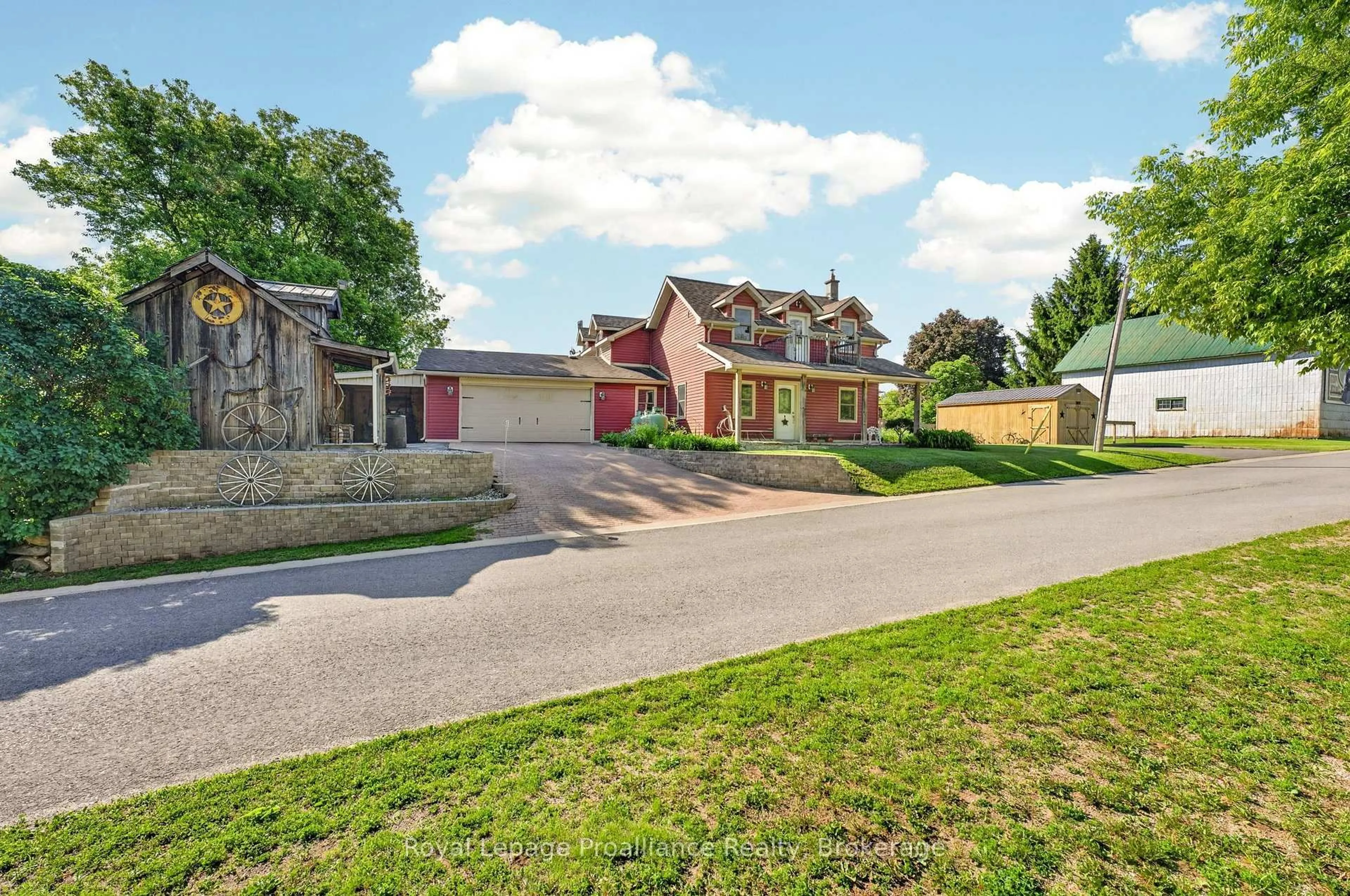 A pic from outside/outdoor area/front of a property/back of a property/a pic from drone, street for 7802 Piccadilly Rd, Godfrey Ontario K0H 1T0