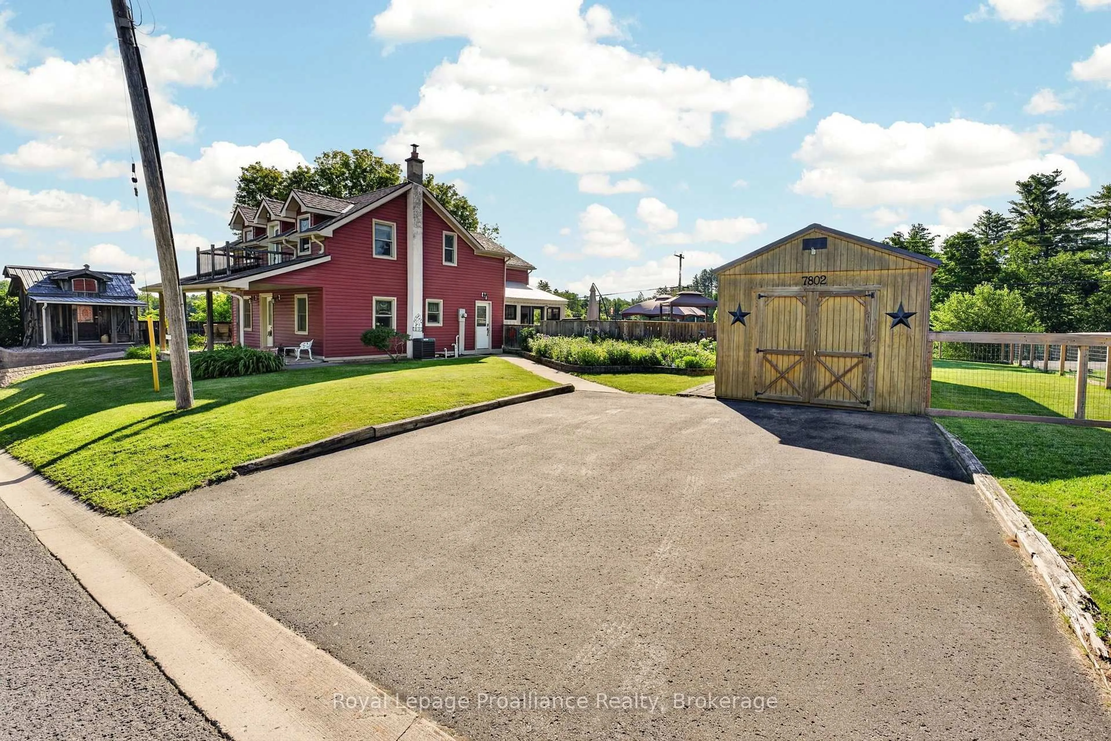A pic from outside/outdoor area/front of a property/back of a property/a pic from drone, street for 7802 Piccadilly Rd, Godfrey Ontario K0H 1T0