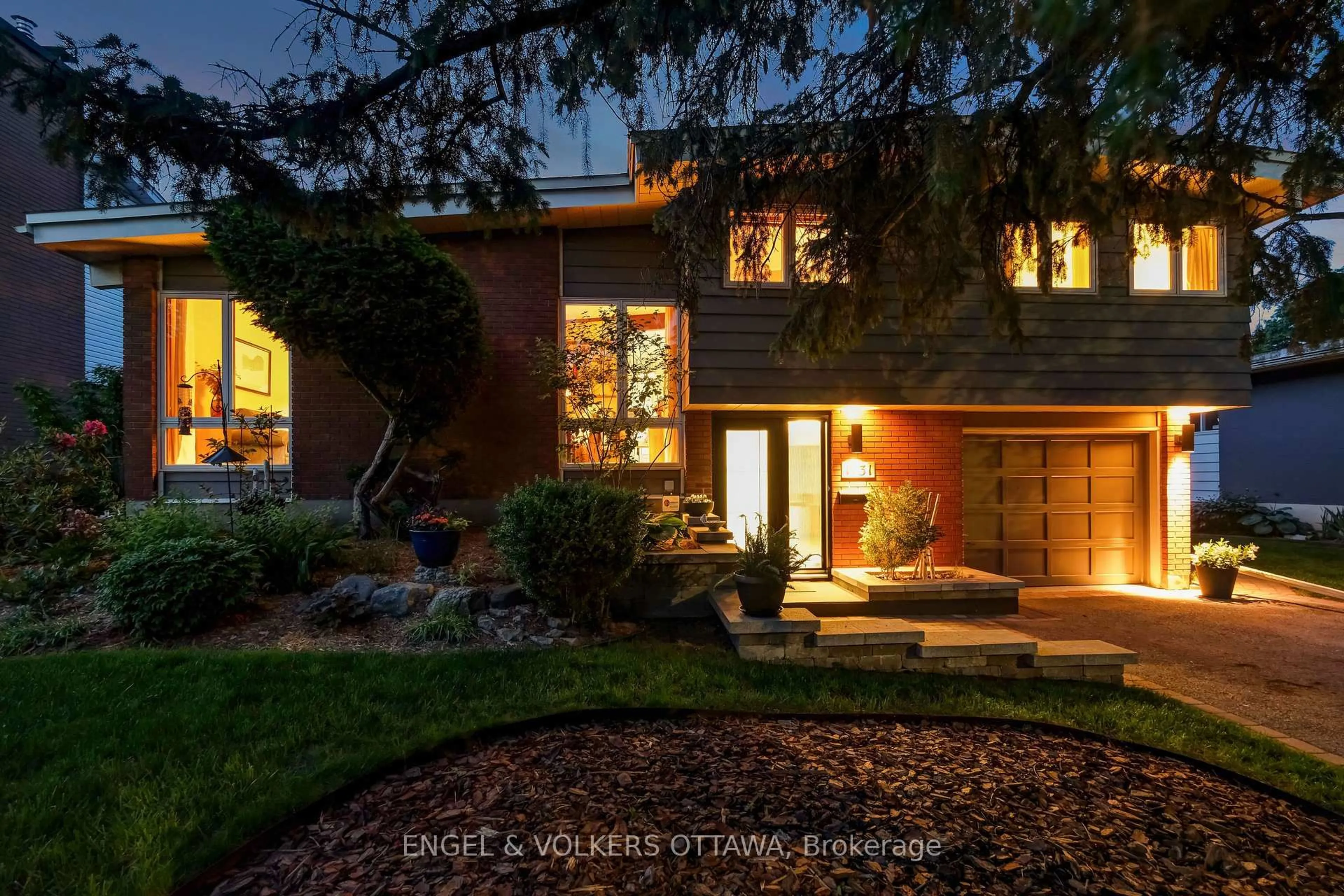 Home with brick exterior material, street for 1131 Cameo Dr, Ottawa Ontario K2C 1Y6
