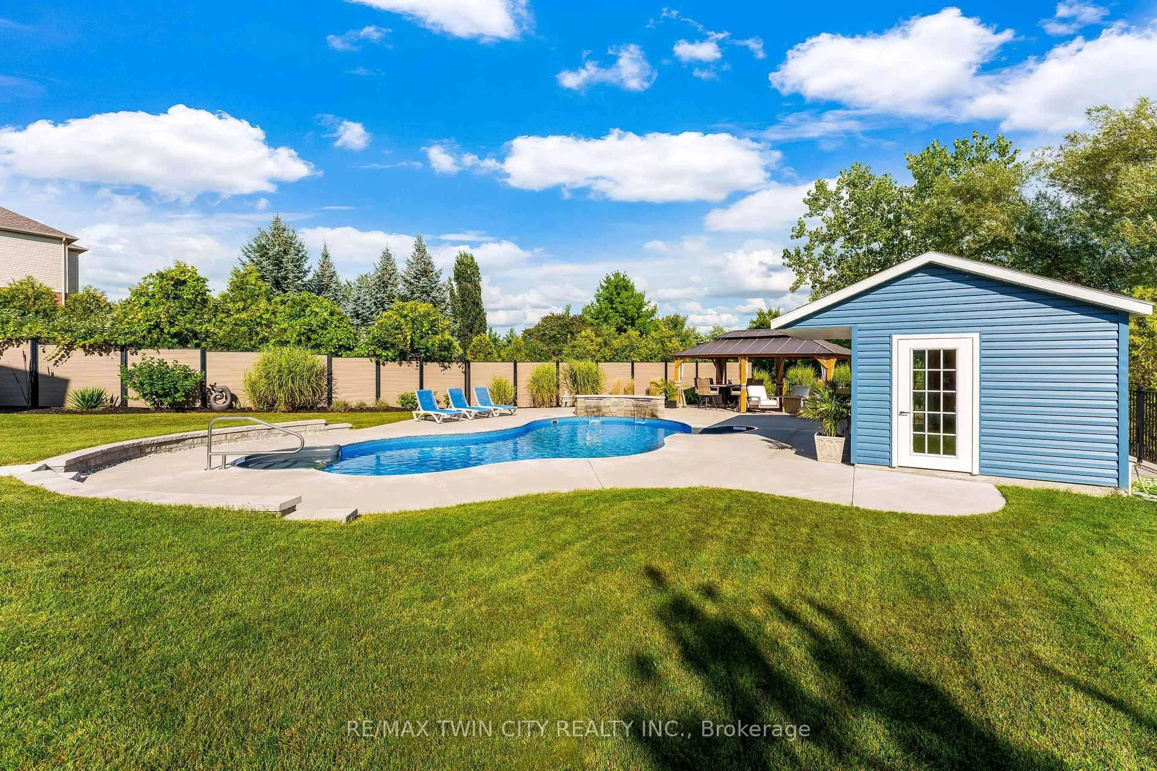 Pool for 50 Knox Crt, Kitchener Ontario N2P 2V6