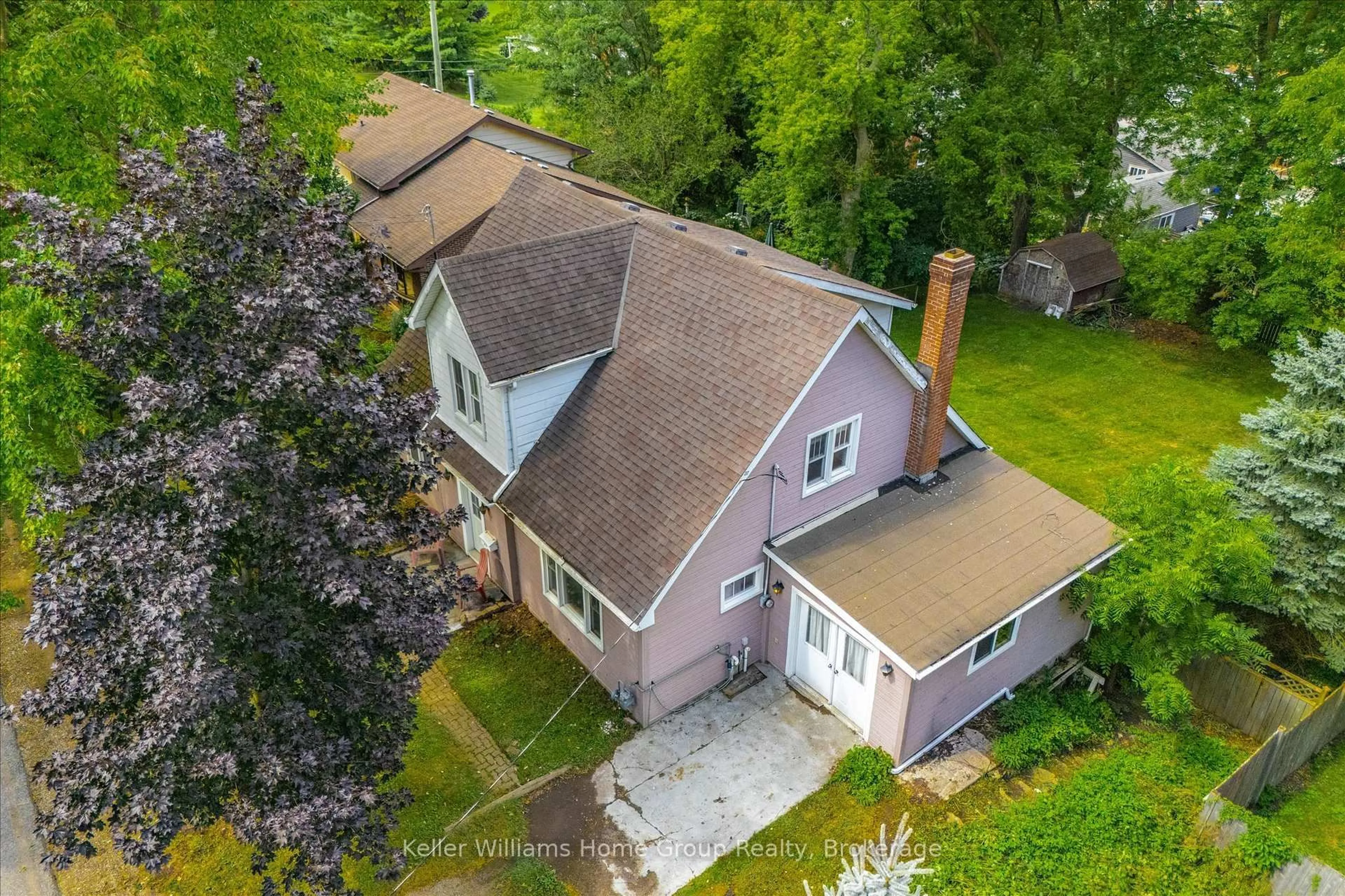 A pic from outside/outdoor area/front of a property/back of a property/a pic from drone, street for 20 Water St, Centre Wellington Ontario N0B 1S0