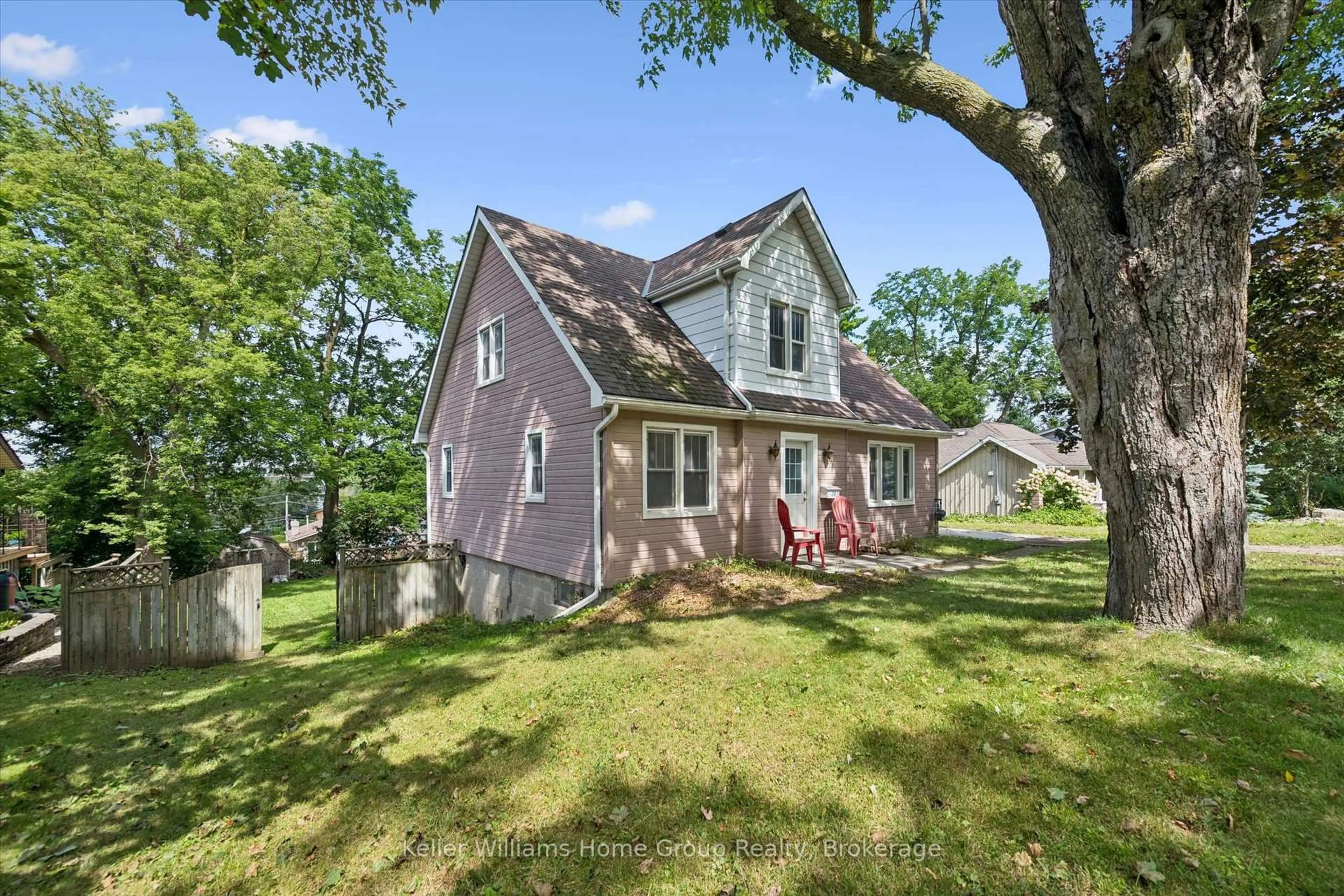 A pic from outside/outdoor area/front of a property/back of a property/a pic from drone, street for 20 Water St, Centre Wellington Ontario N0B 1S0
