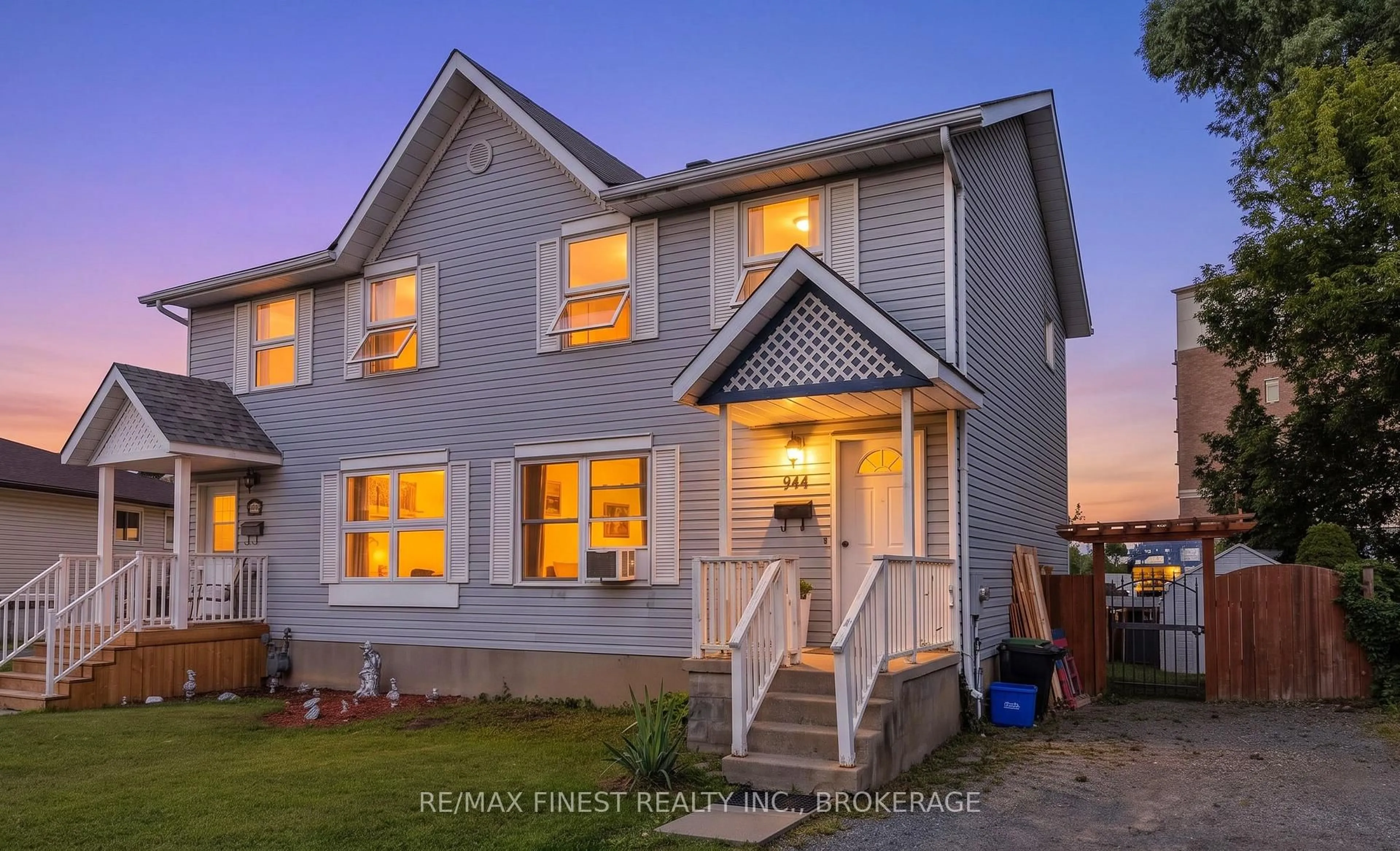 Home with vinyl exterior material, street for 944 Uxbridge Cres, Kingston Ontario K7M 8K8