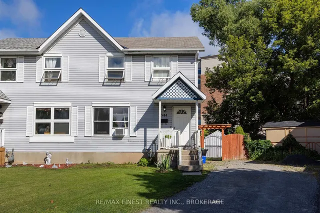 944 Uxbridge Cres, Kingston 3