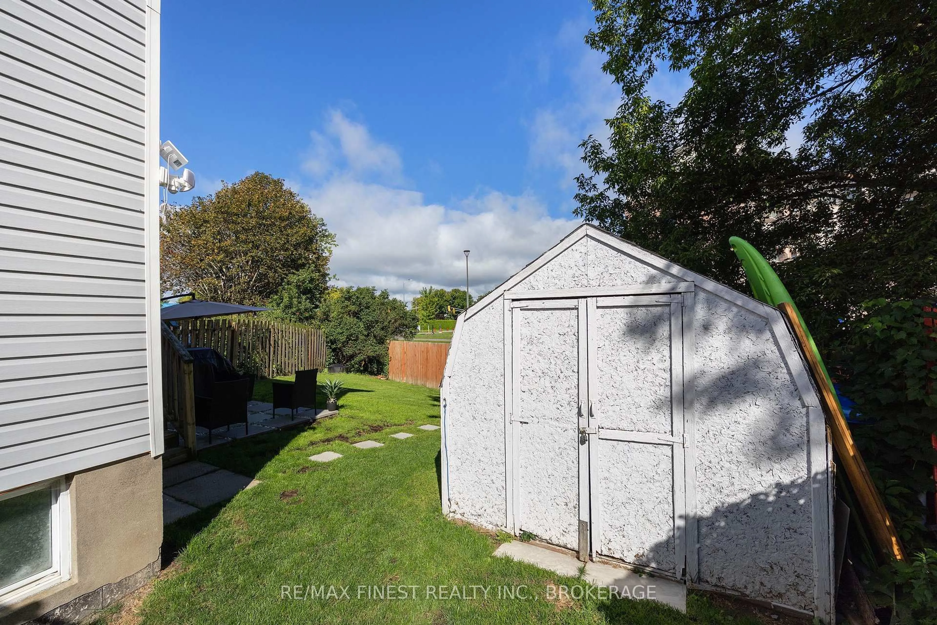 Shed for 944 Uxbridge Cres, Kingston Ontario K7M 8K8