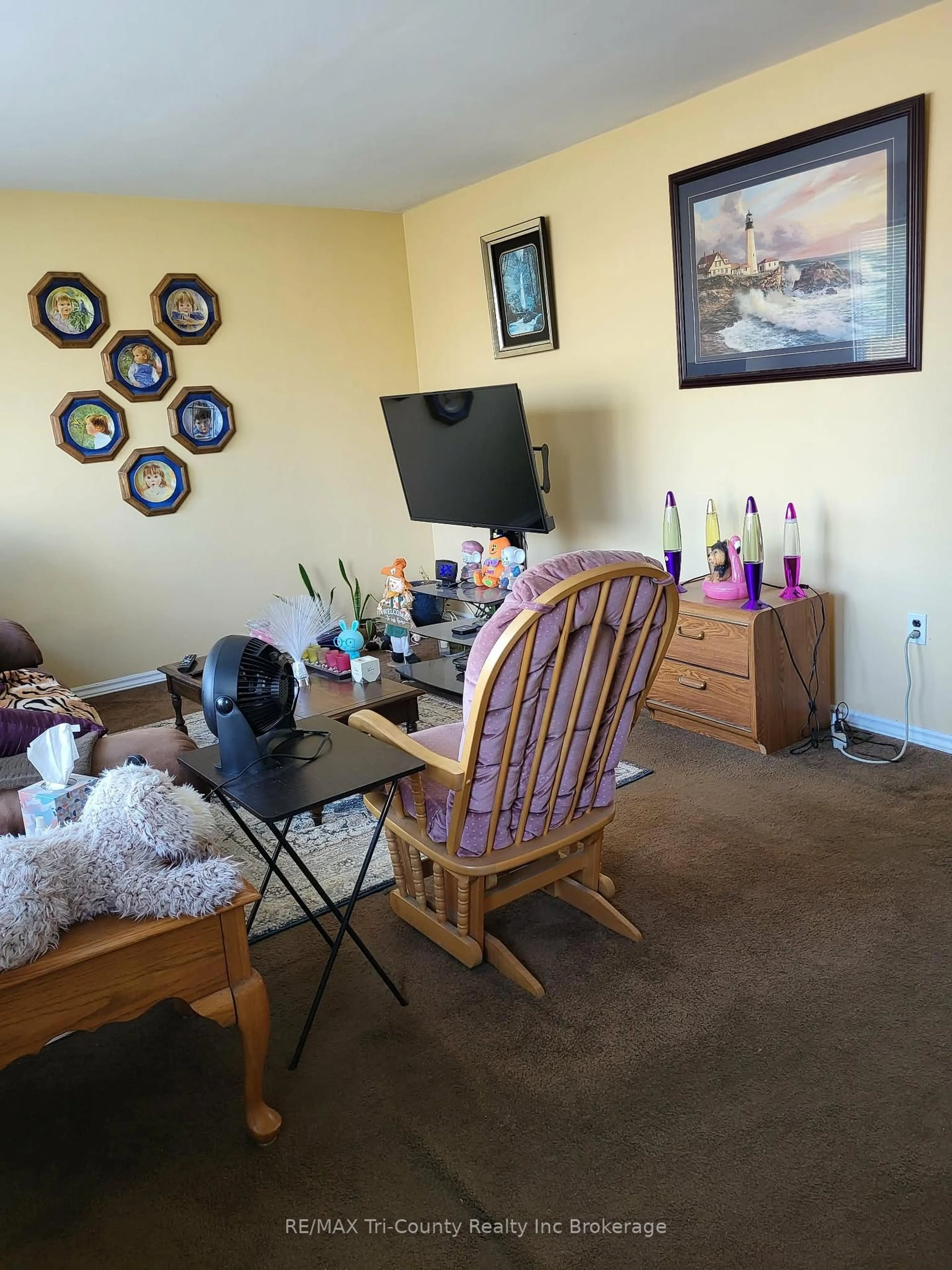 A pic of a room for 446 Norwich Ave, Woodstock Ontario N4S 3W5