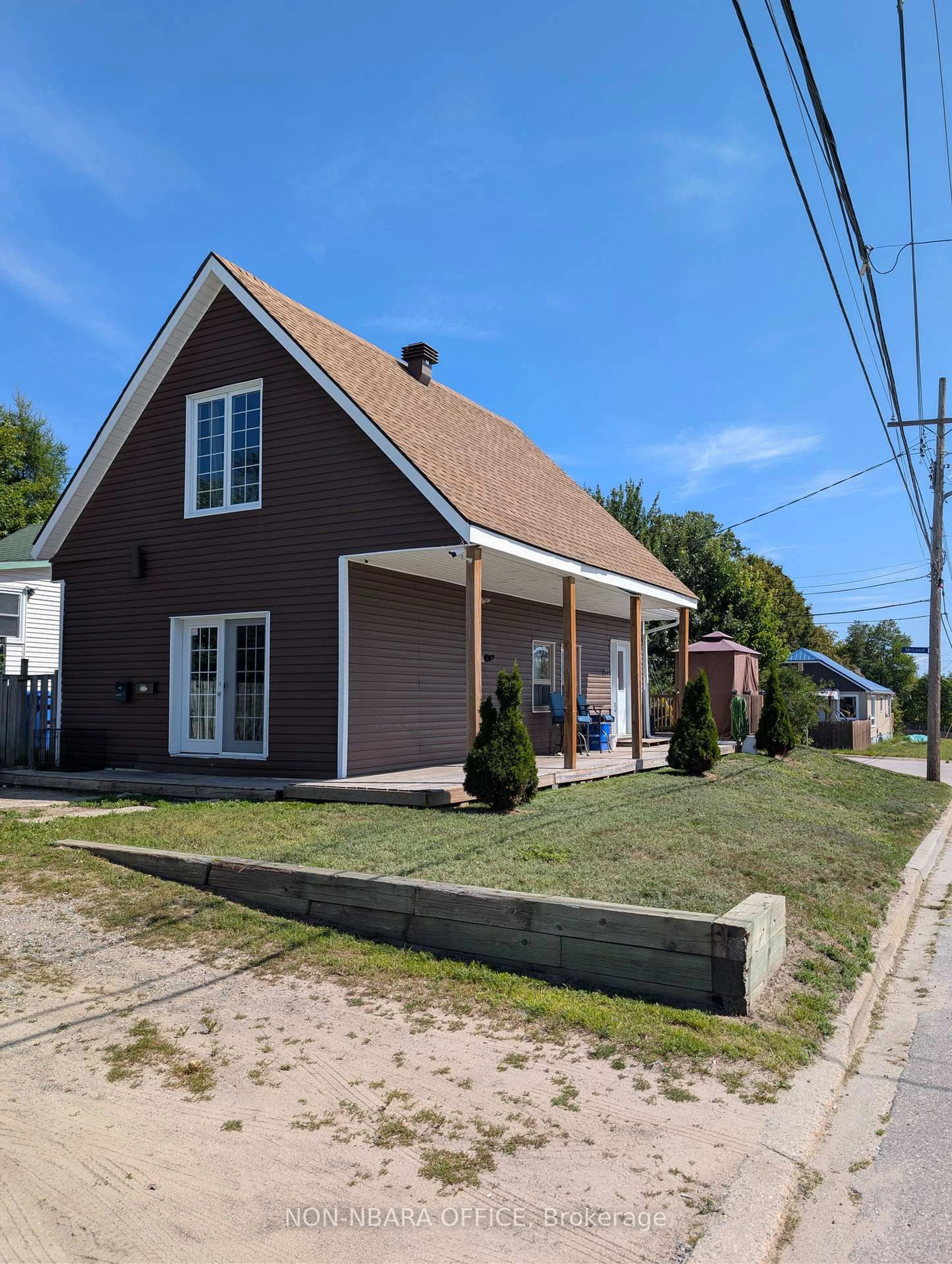 Home with brick exterior material, street for 272 Lansdowne Ave, North Bay Ontario P1B 6Y1