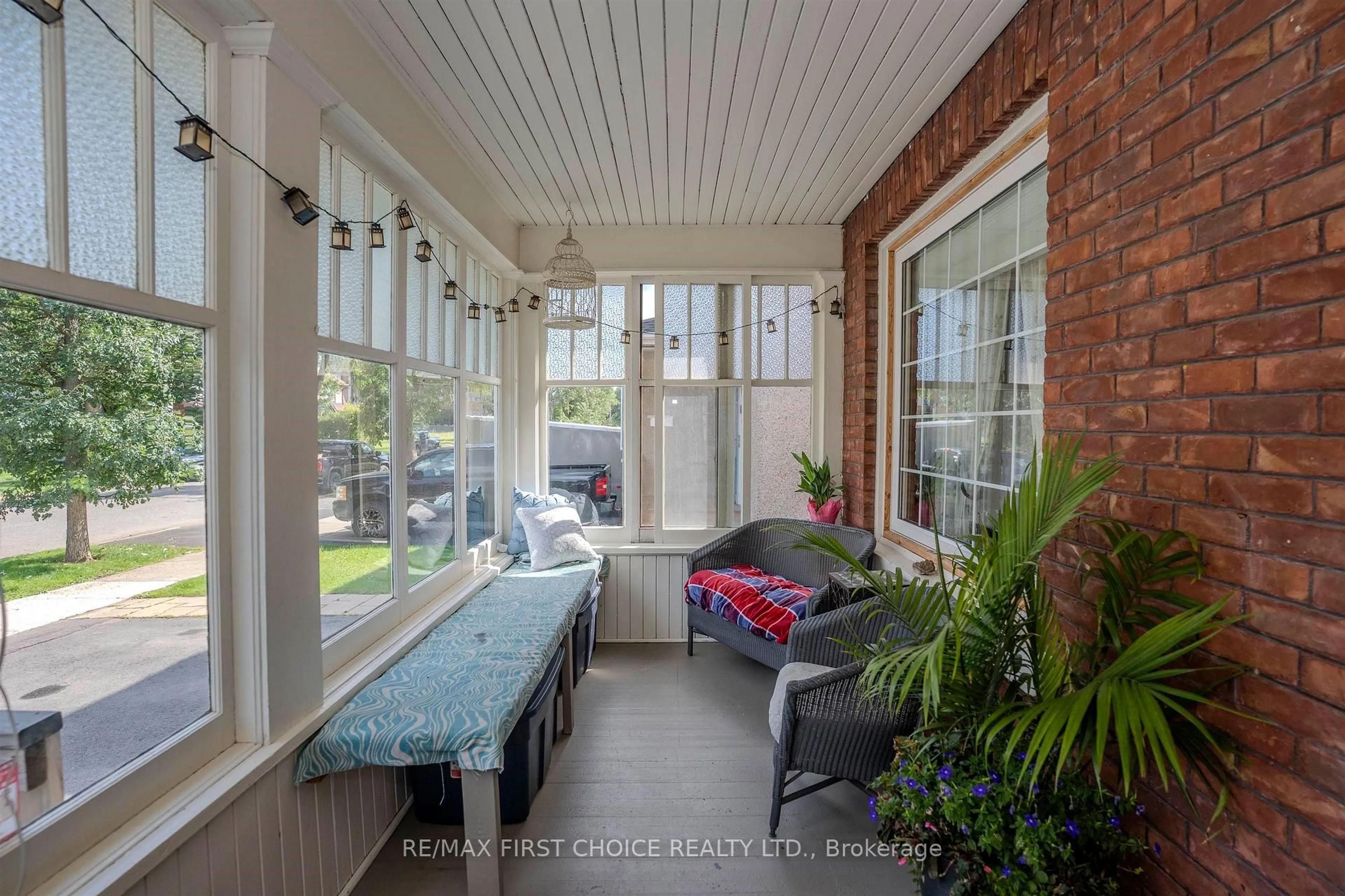 Patio, street for 423 Marks St, Thunder Bay Ontario P7E 1M4