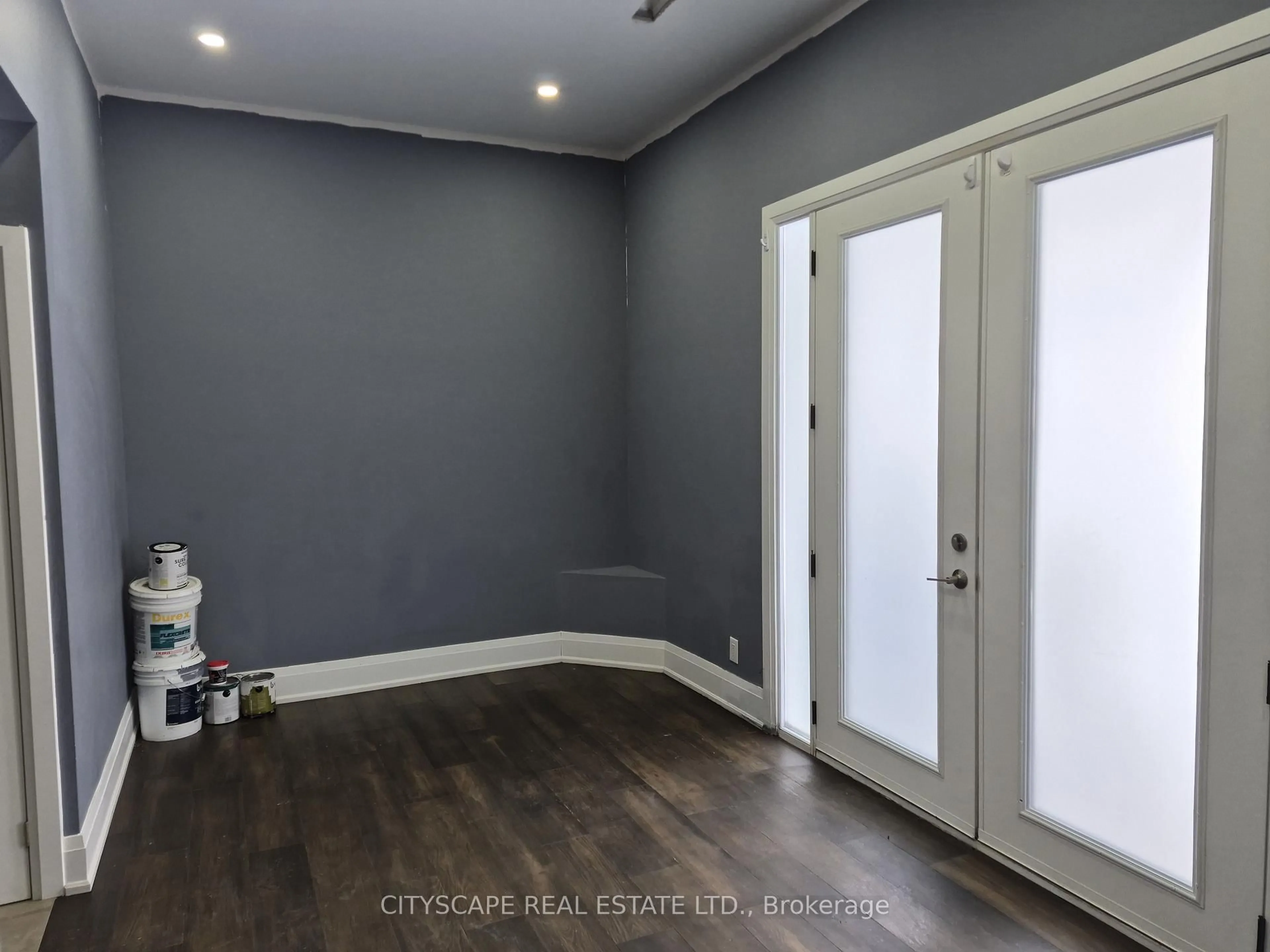 Indoor entryway for 110A Gilkison St, Brant Ontario N3T 2A3