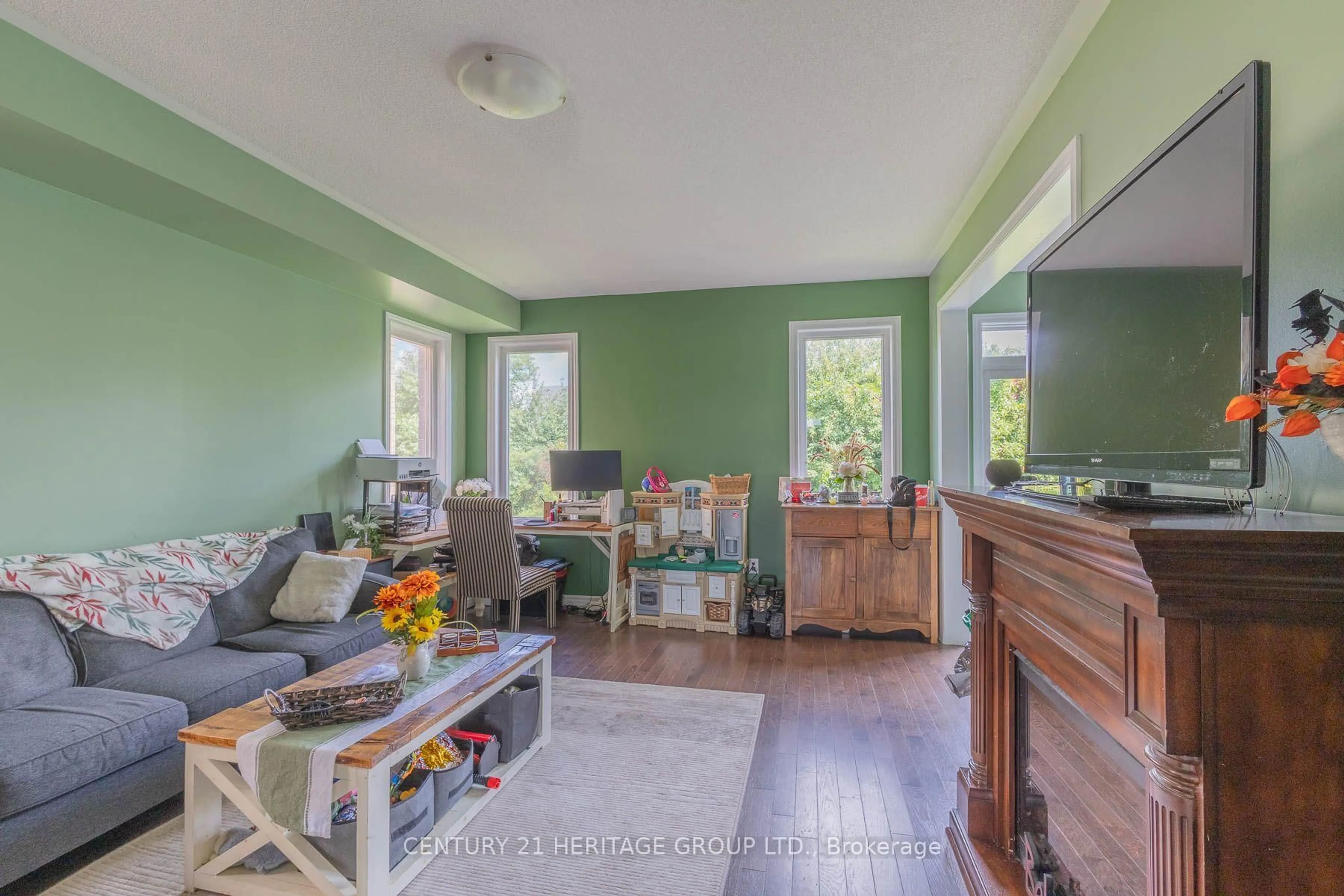 Living room with furniture, unknown for 35 Corbett St, Southgate Ontario N0C 1B0