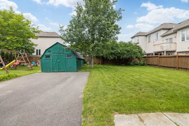 1081 Kenaston St, Ottawa 3