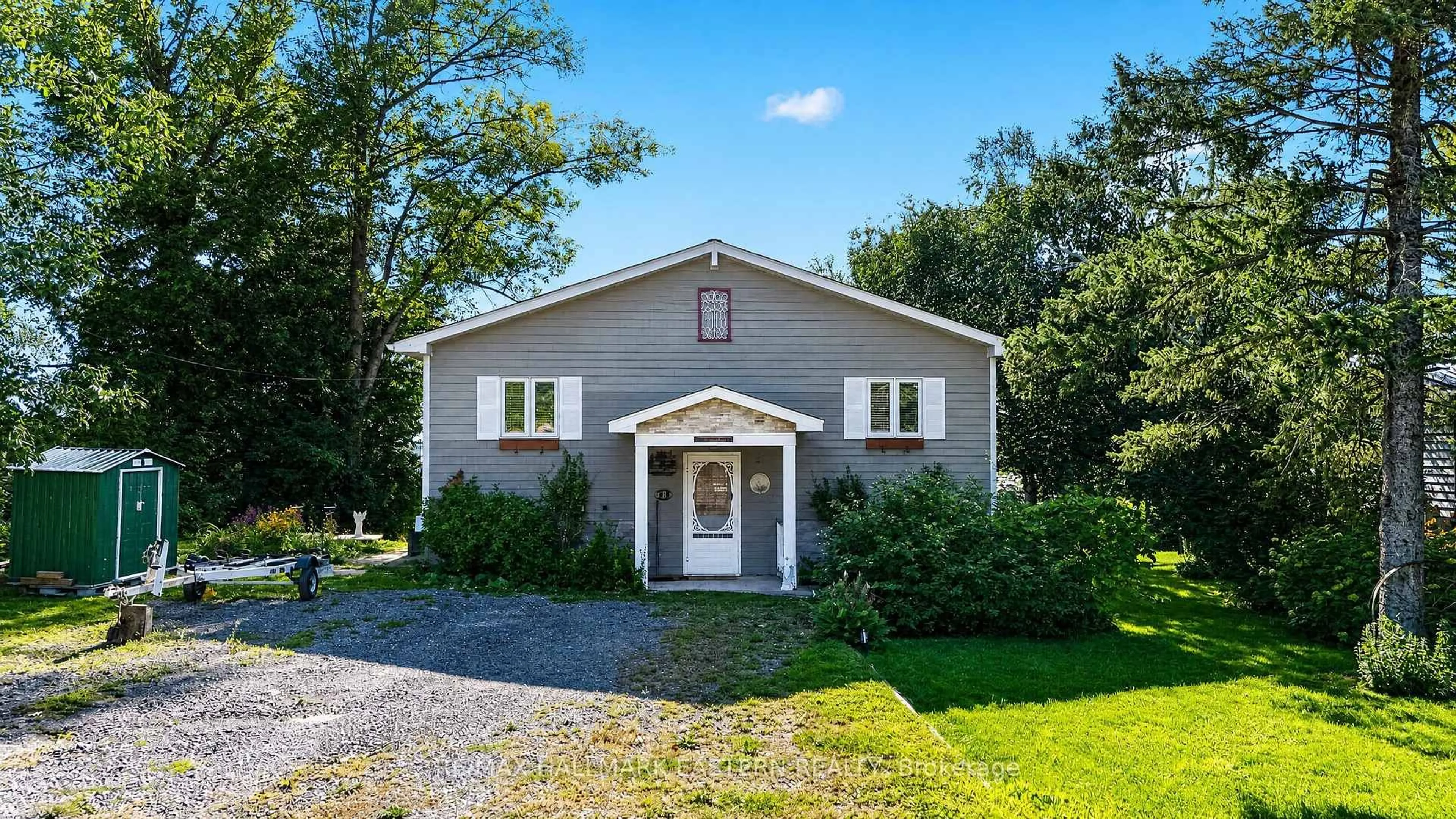 Home with vinyl exterior material, unknown for 2 Franklin St, Curve Lake First Nation 35 Ontario K0L 1R0