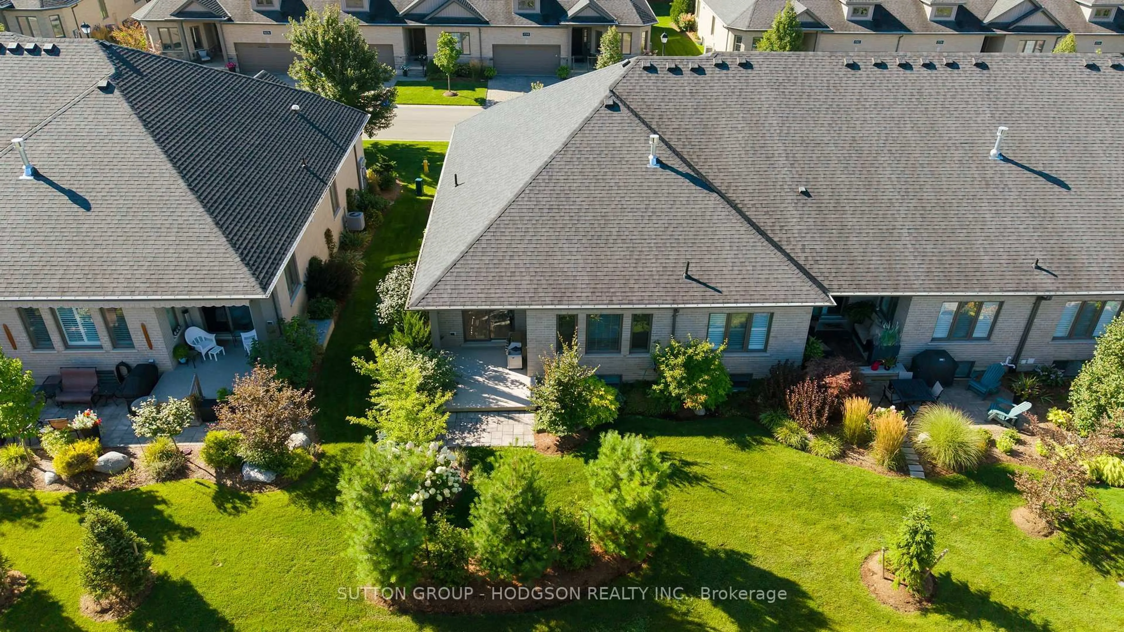 A pic from outside/outdoor area/front of a property/back of a property/a pic from drone, street for 1593 Ed Ervasti Cres, London South Ontario N6K 5R7