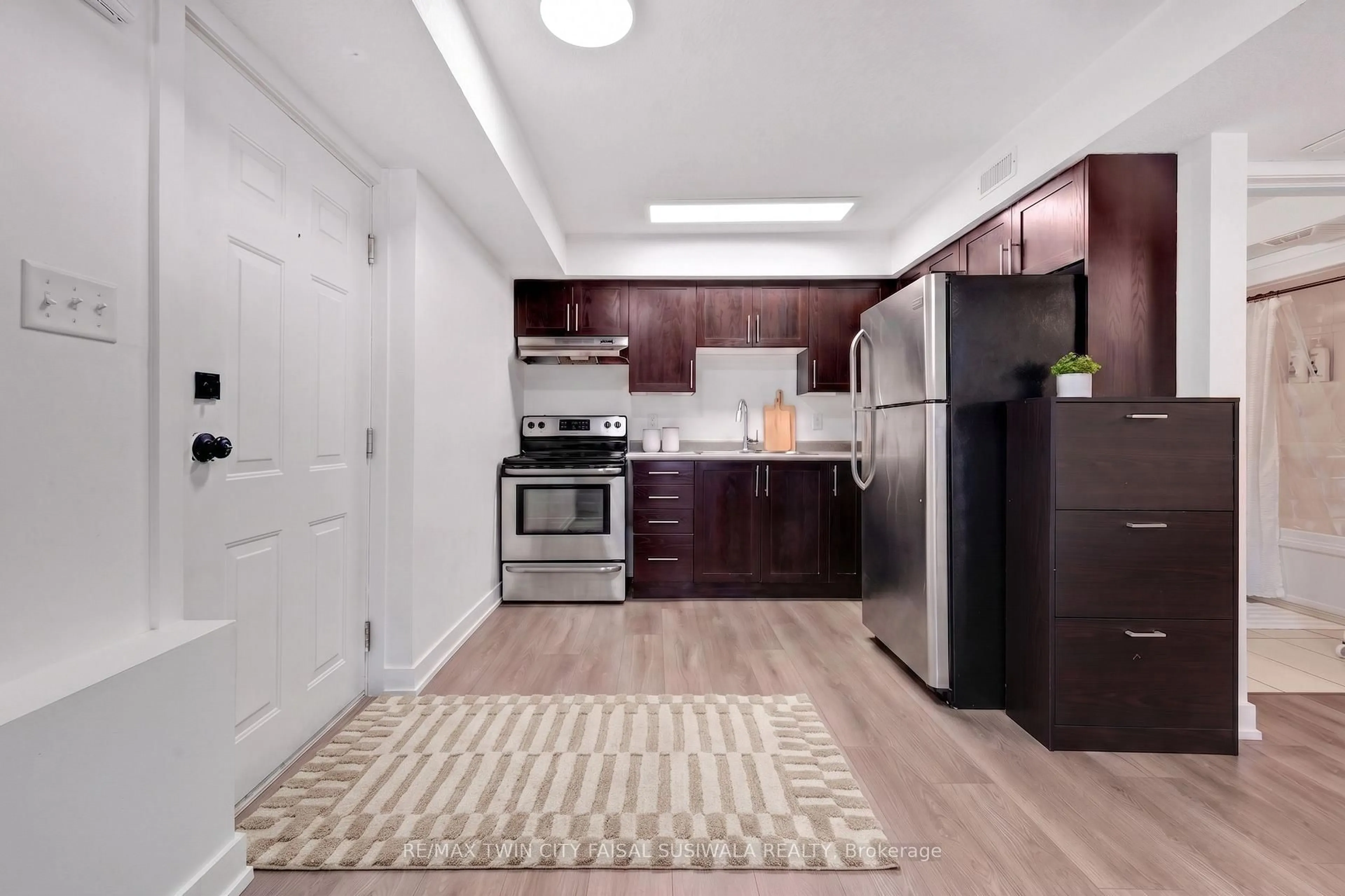 Standard kitchen, unknown for 185 Windale Cres #1C, Kitchener Ontario N2E 0G3