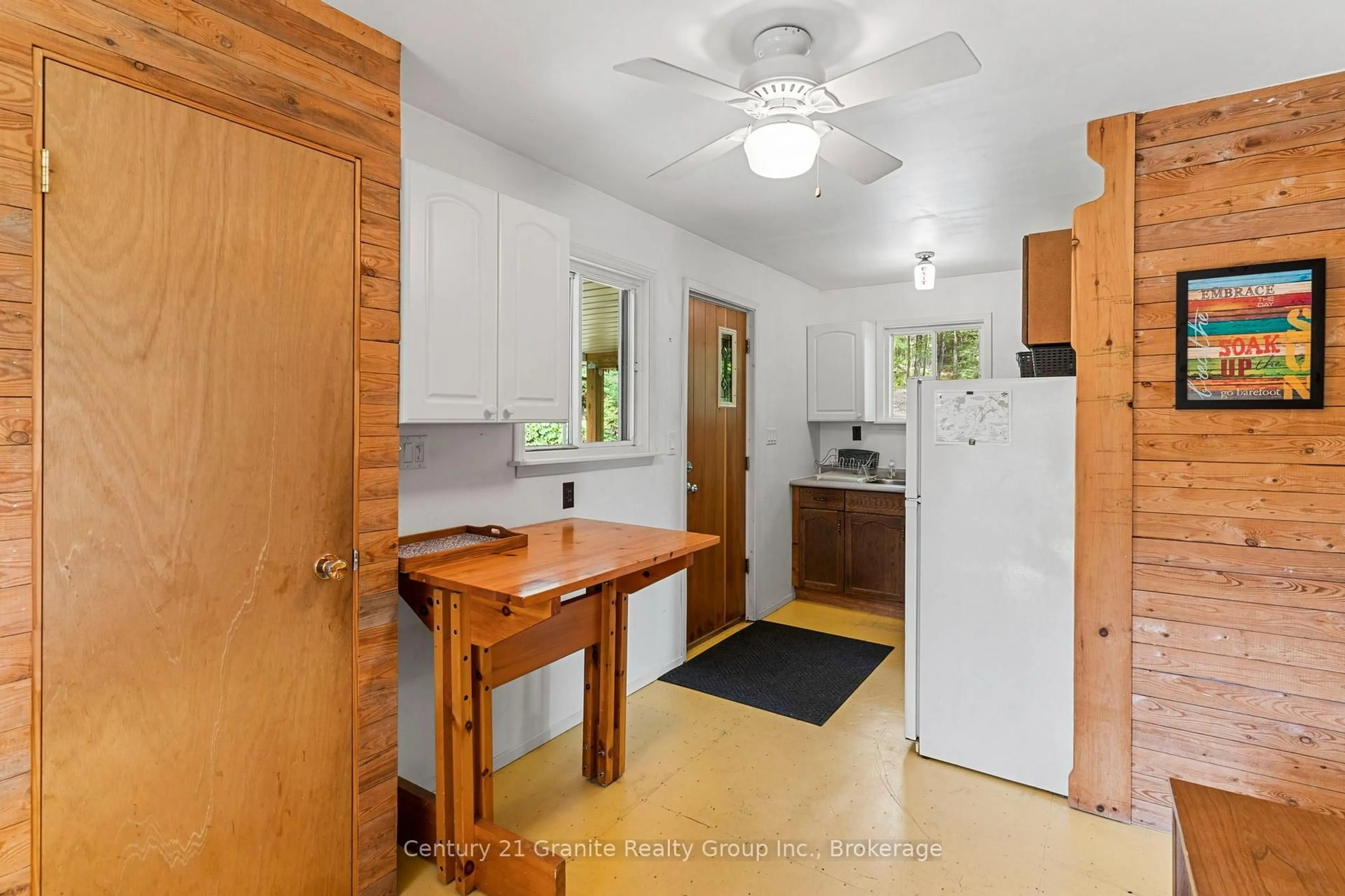 Standard kitchen, unknown for 1140 Ashmont Lane, Dysart et al Ontario K0M 1S0