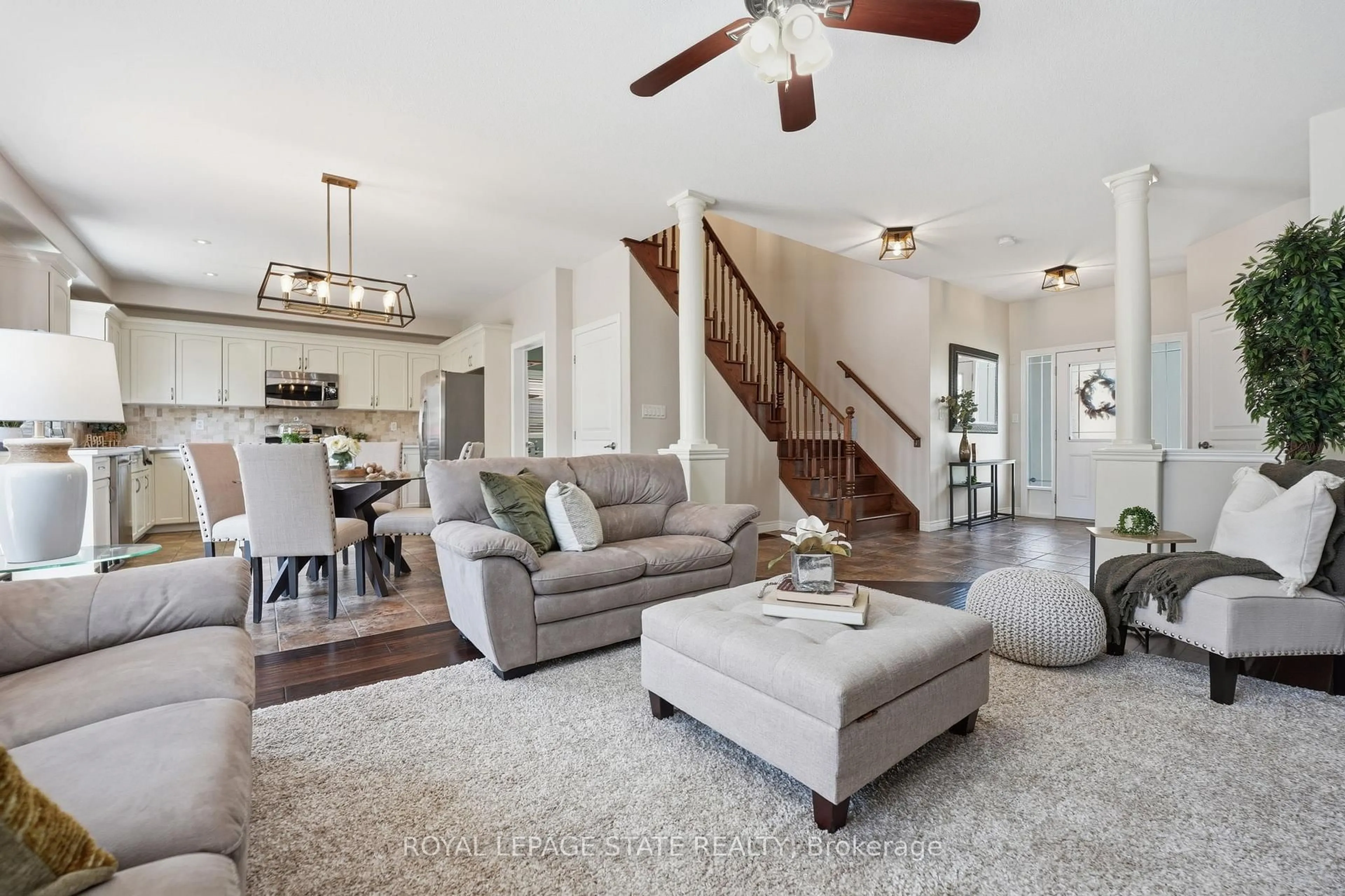 Living room with furniture, unknown for 4896 Alexandra Ave, Lincoln Ontario L0R 1B3