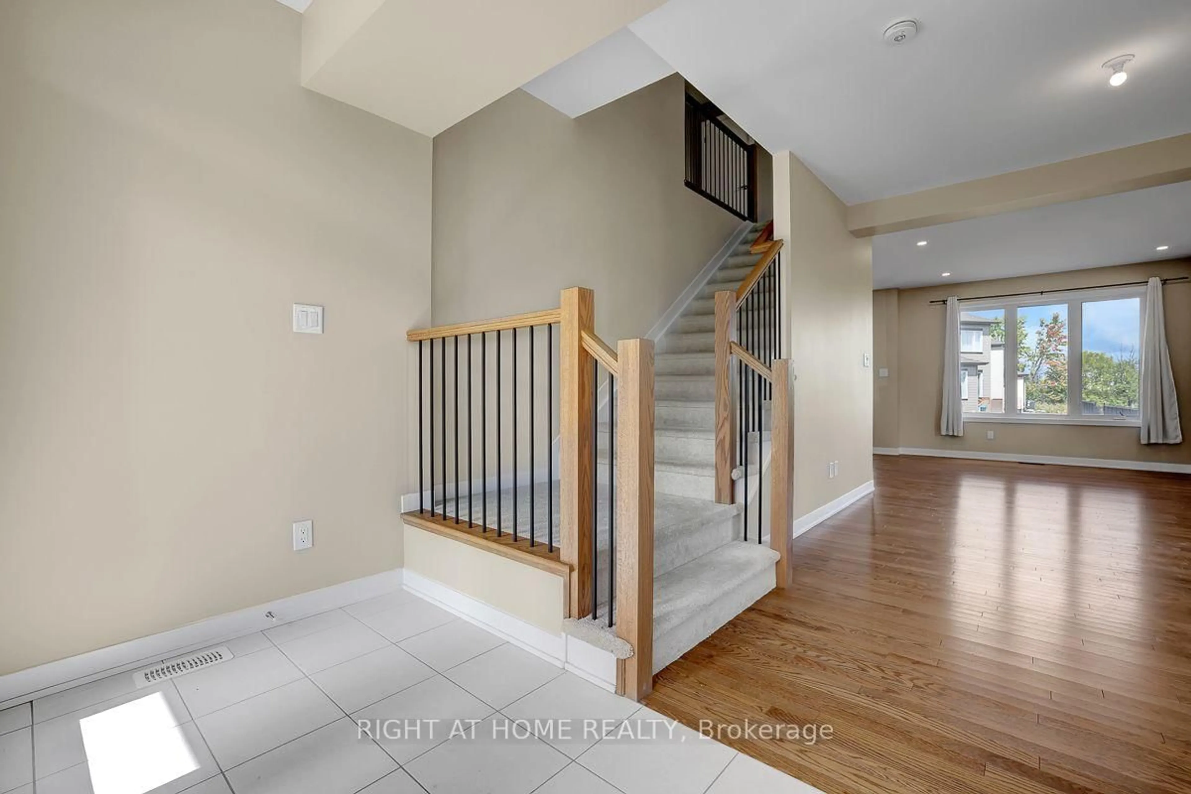 Unknown for 218 Conservancy Dr, Ottawa Ontario K2J 7M5