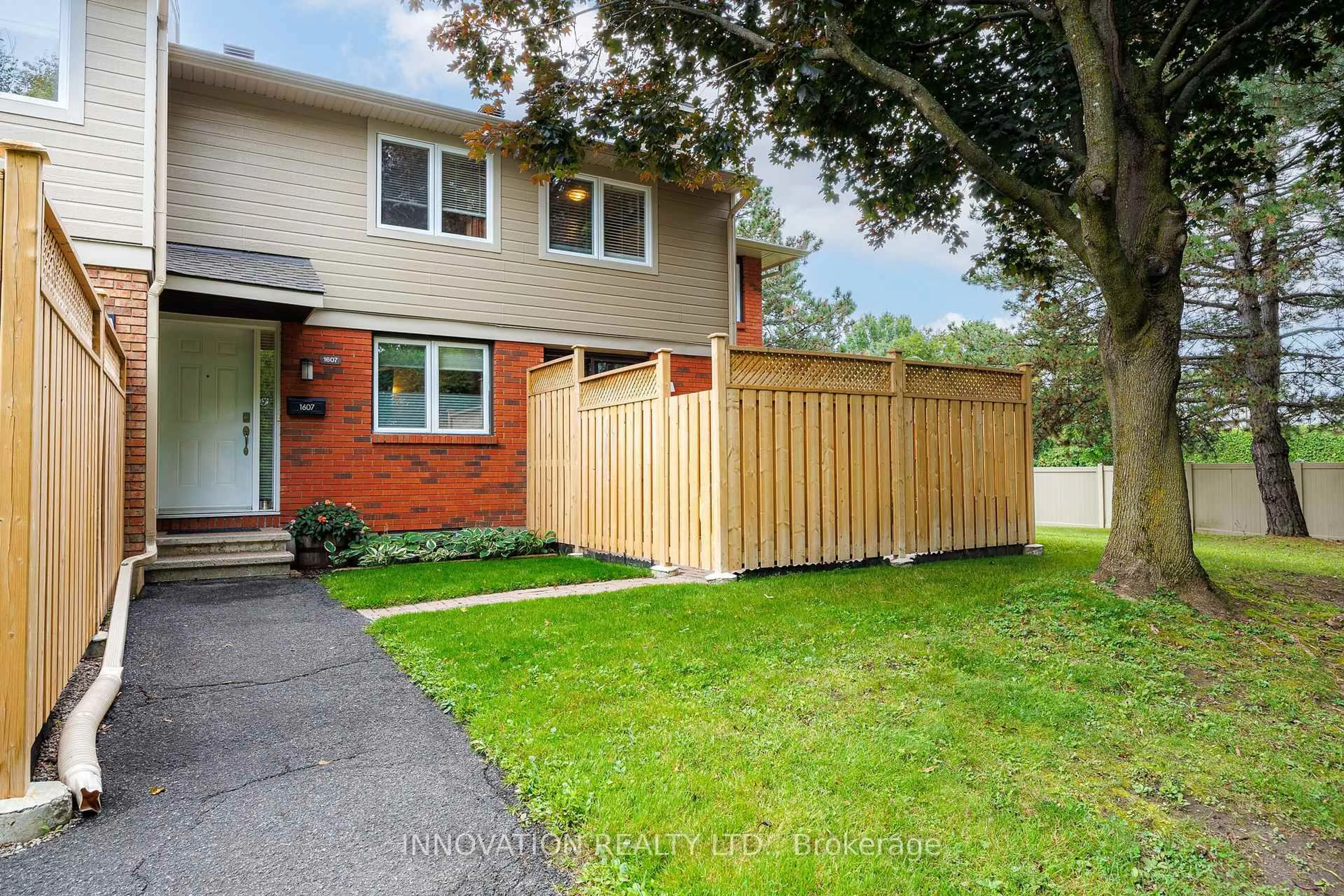 Unknown for 1607 Sommet Pl #45, Ottawa Ontario K1C 4Z8