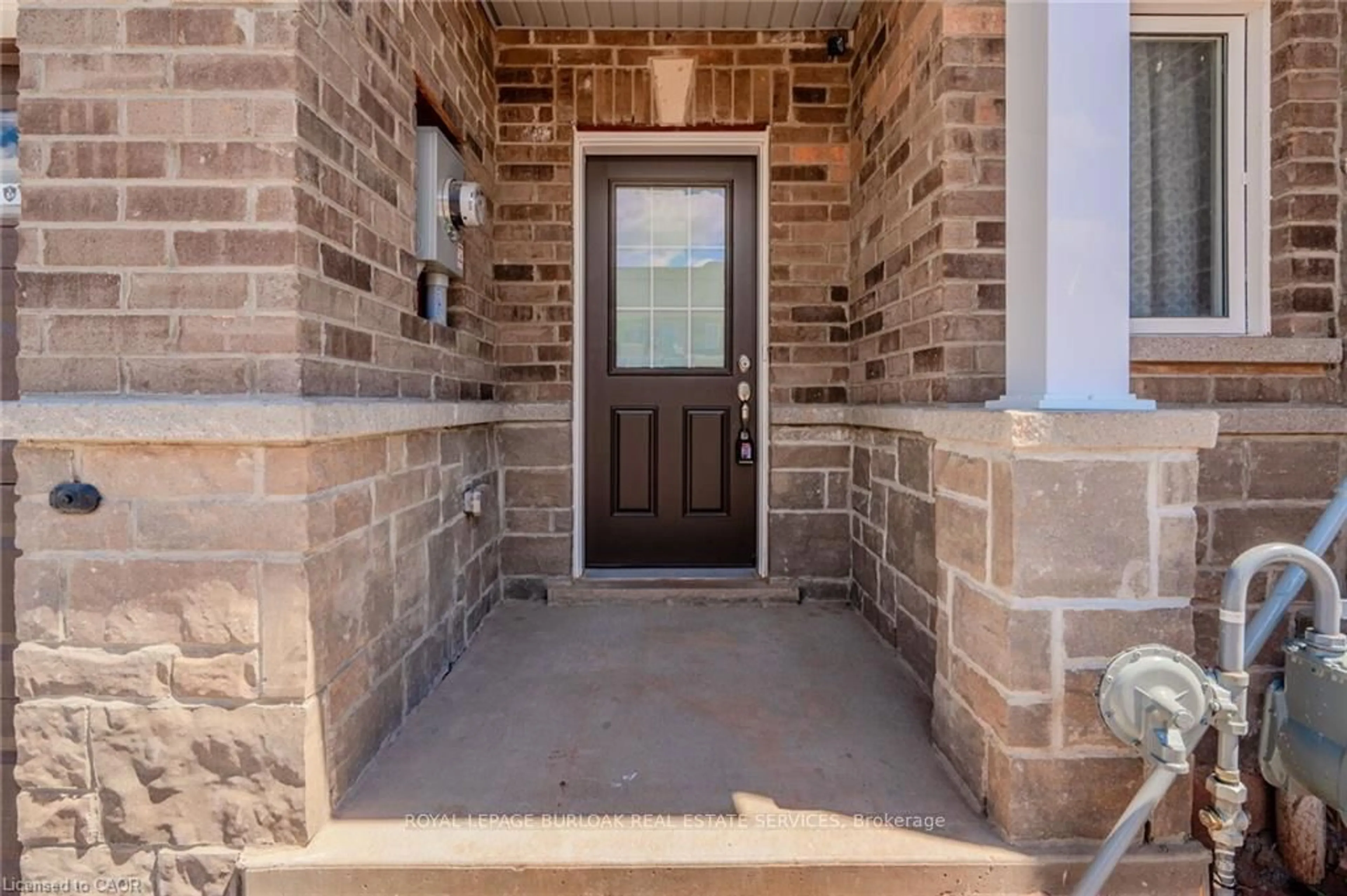 Indoor entryway for 91 Pinot Cres, Hamilton Ontario L8E 0J9