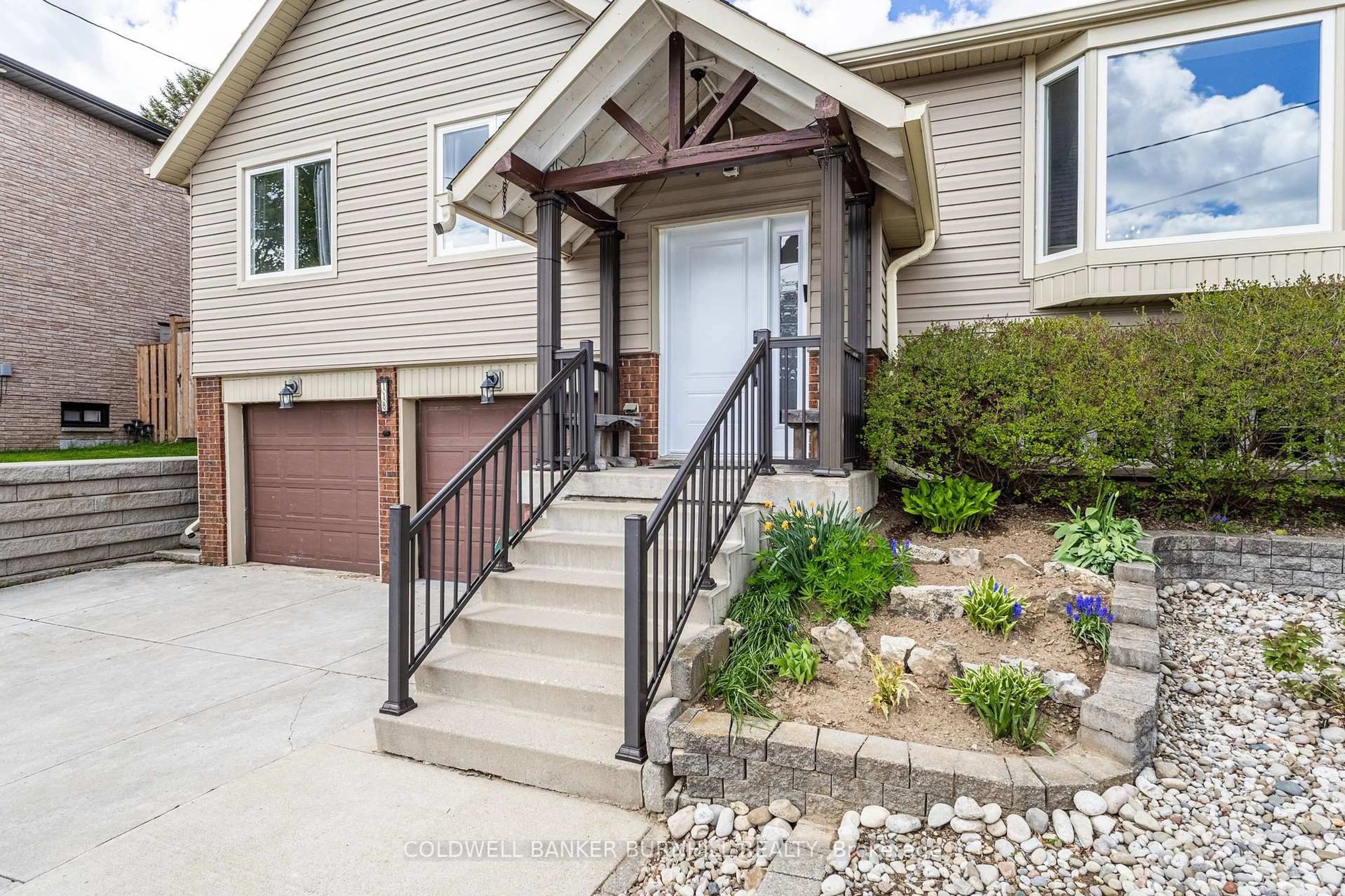 Unknown for 118 Napoli Crt, Hamilton Ontario L9C 6X2