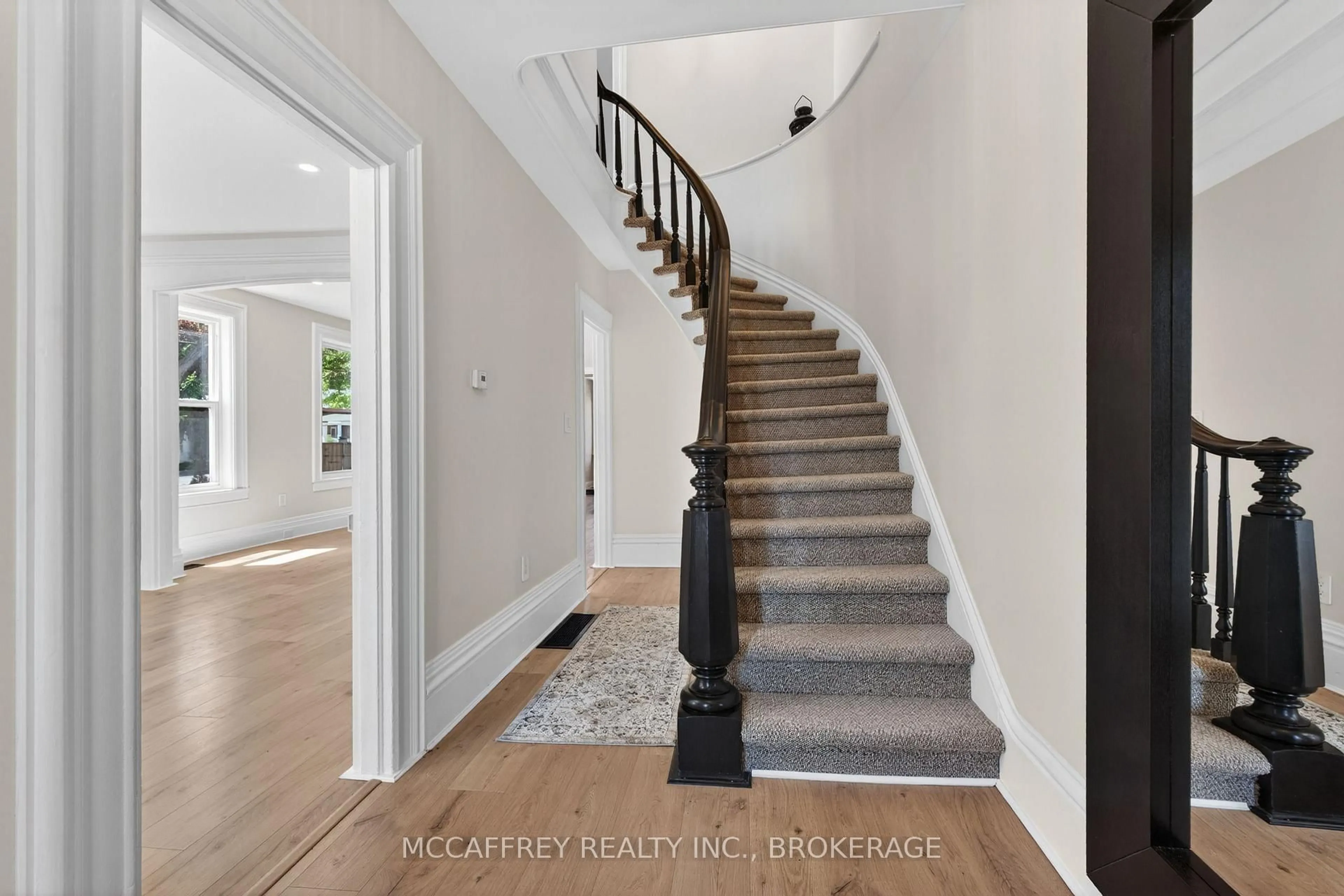 Indoor entryway for 55 Bridge St, Greater Napanee Ontario K7R 2C4