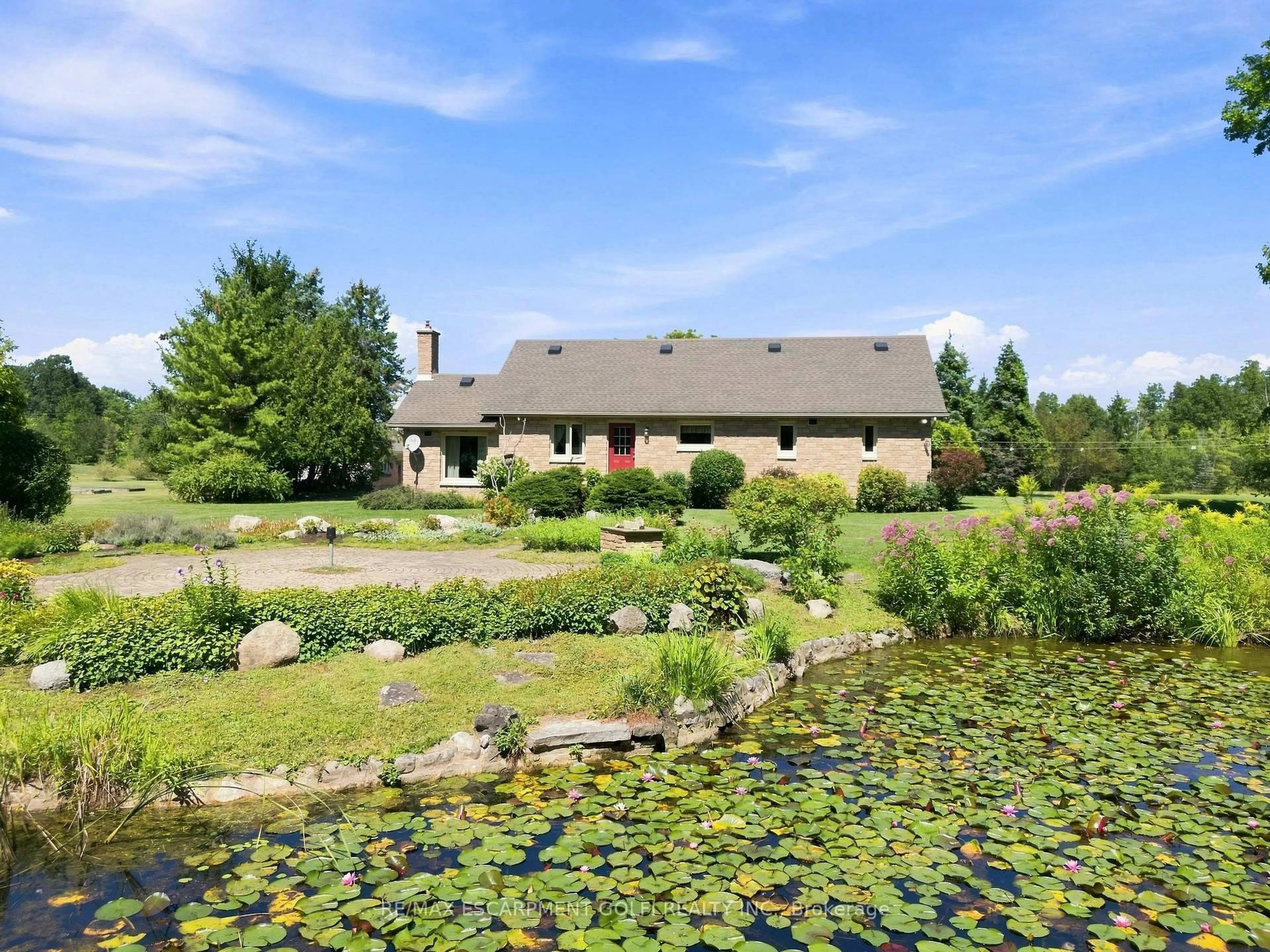 A pic from outside/outdoor area/front of a property/back of a property/a pic from drone, water/lake/river/ocean view for 2751 Nigh Rd, Fort Erie Ontario L0S 1N0