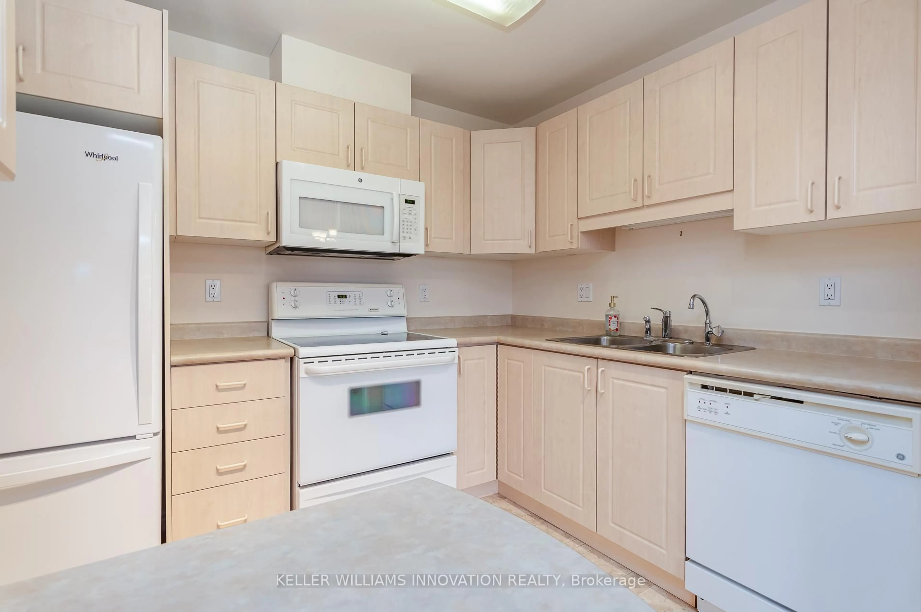 Standard kitchen, unknown for 20 ST GEORGE St #508, Kitchener Ontario N2G 2S7